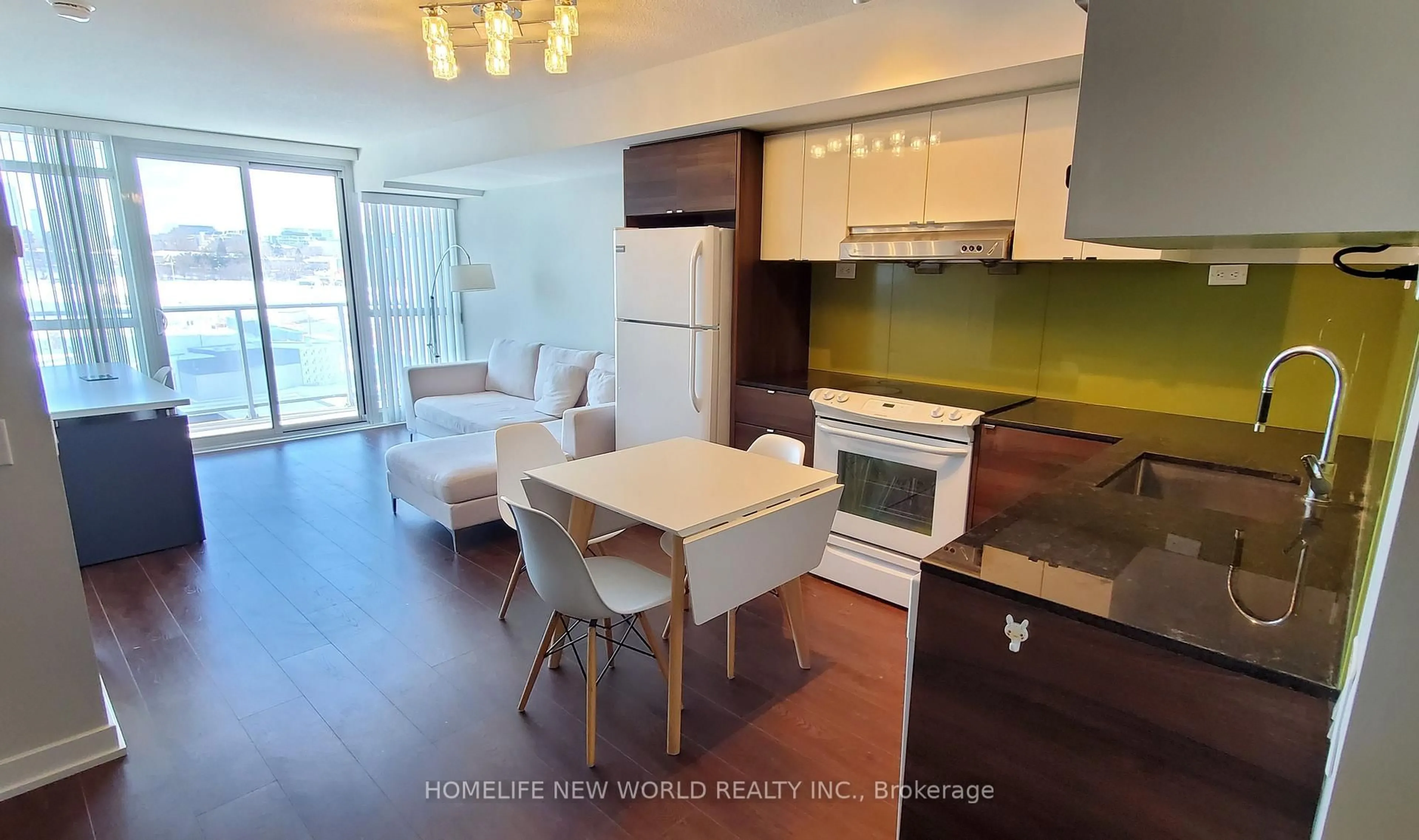 Open concept kitchen, wood/laminate floor for 121 Mcmahon Dr #811, Toronto Ontario M2K 0C1