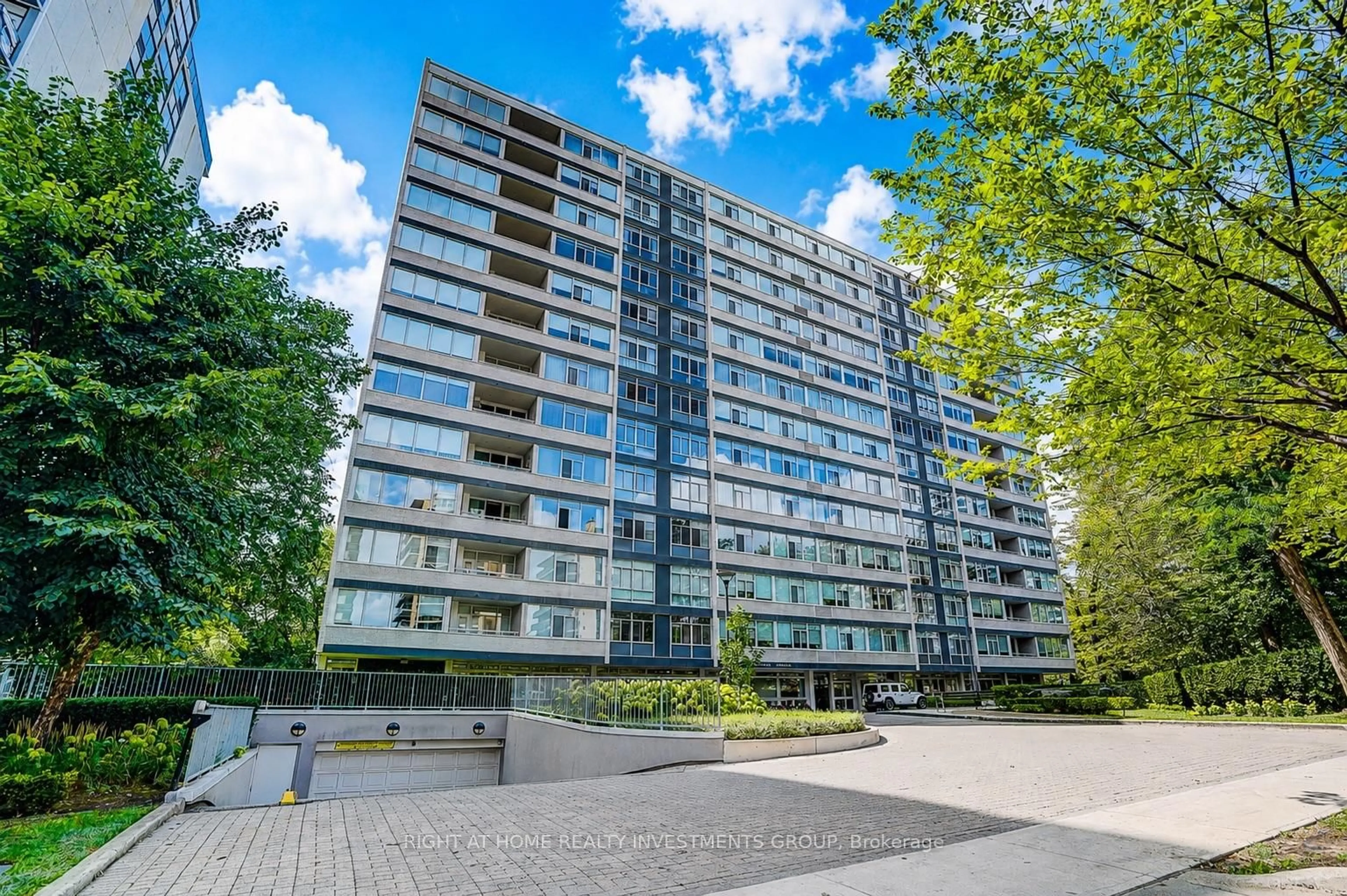 A pic from outside/outdoor area/front of a property/back of a property/a pic from drone, building for 500 Avenue Rd #102, Toronto Ontario M4V 2J6