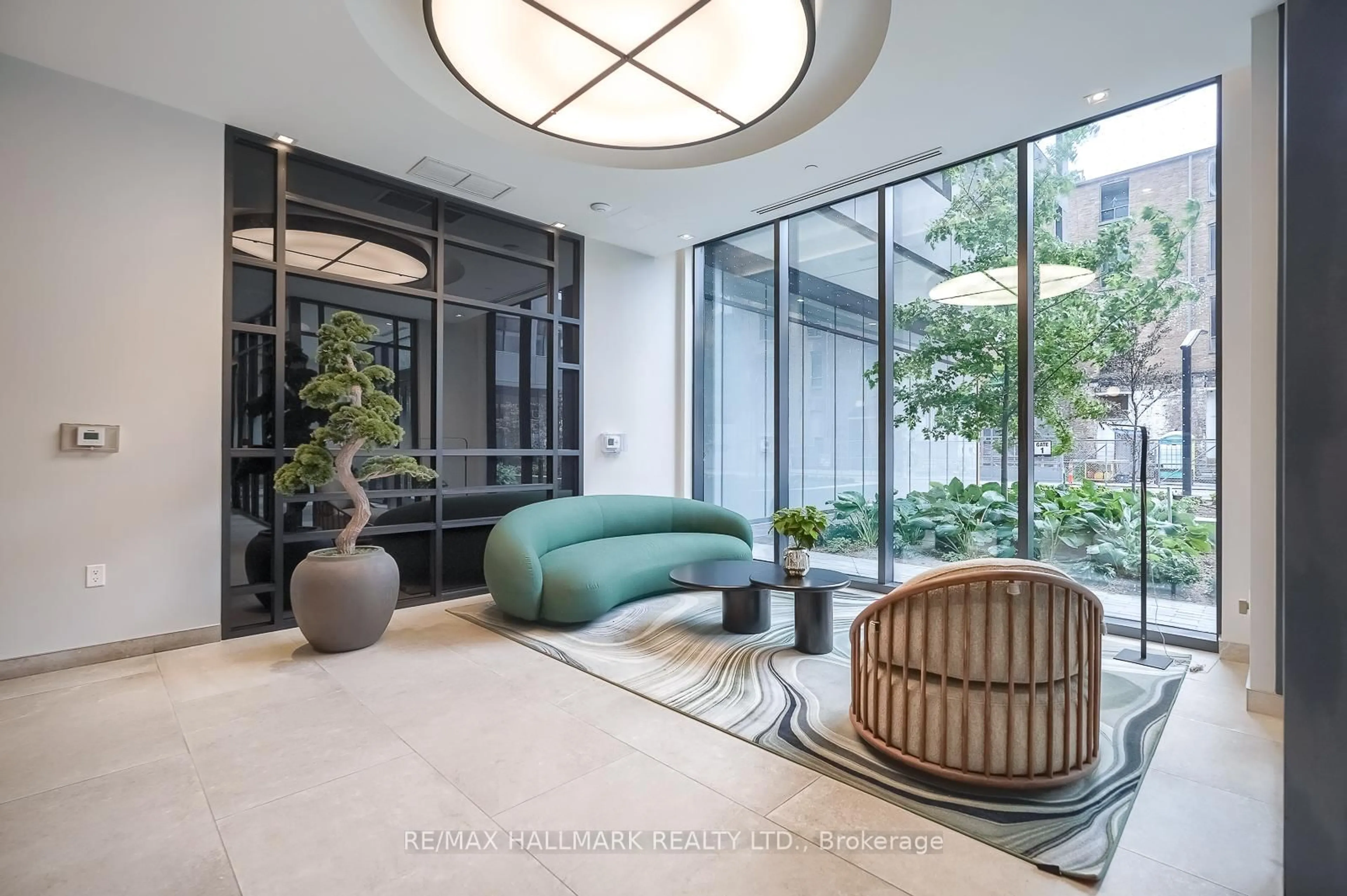 Indoor foyer for 9 Tecumseth St #421, Toronto Ontario M5V 3G4