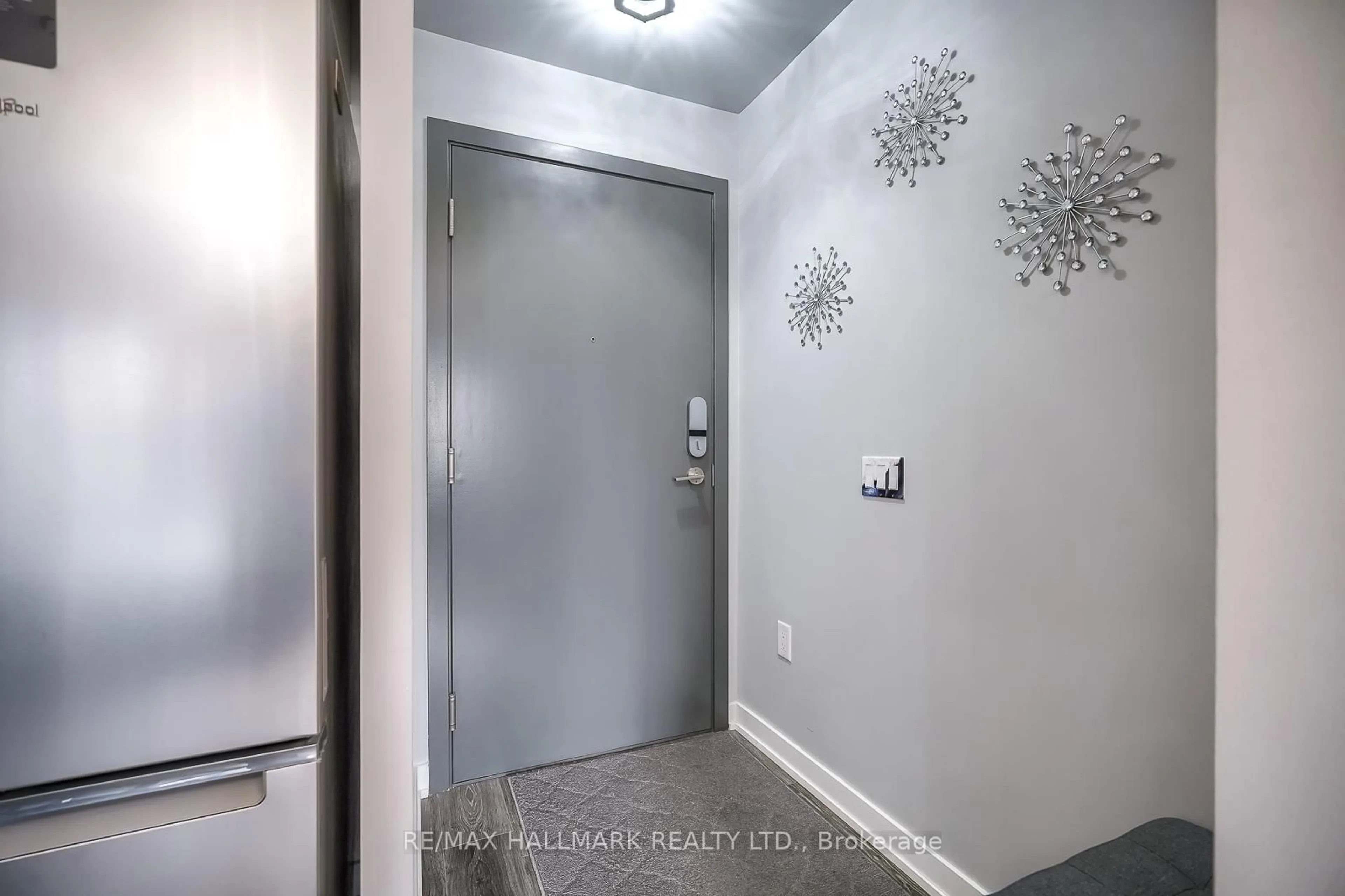 Indoor entryway for 9 Tecumseth St #421, Toronto Ontario M5V 3G4