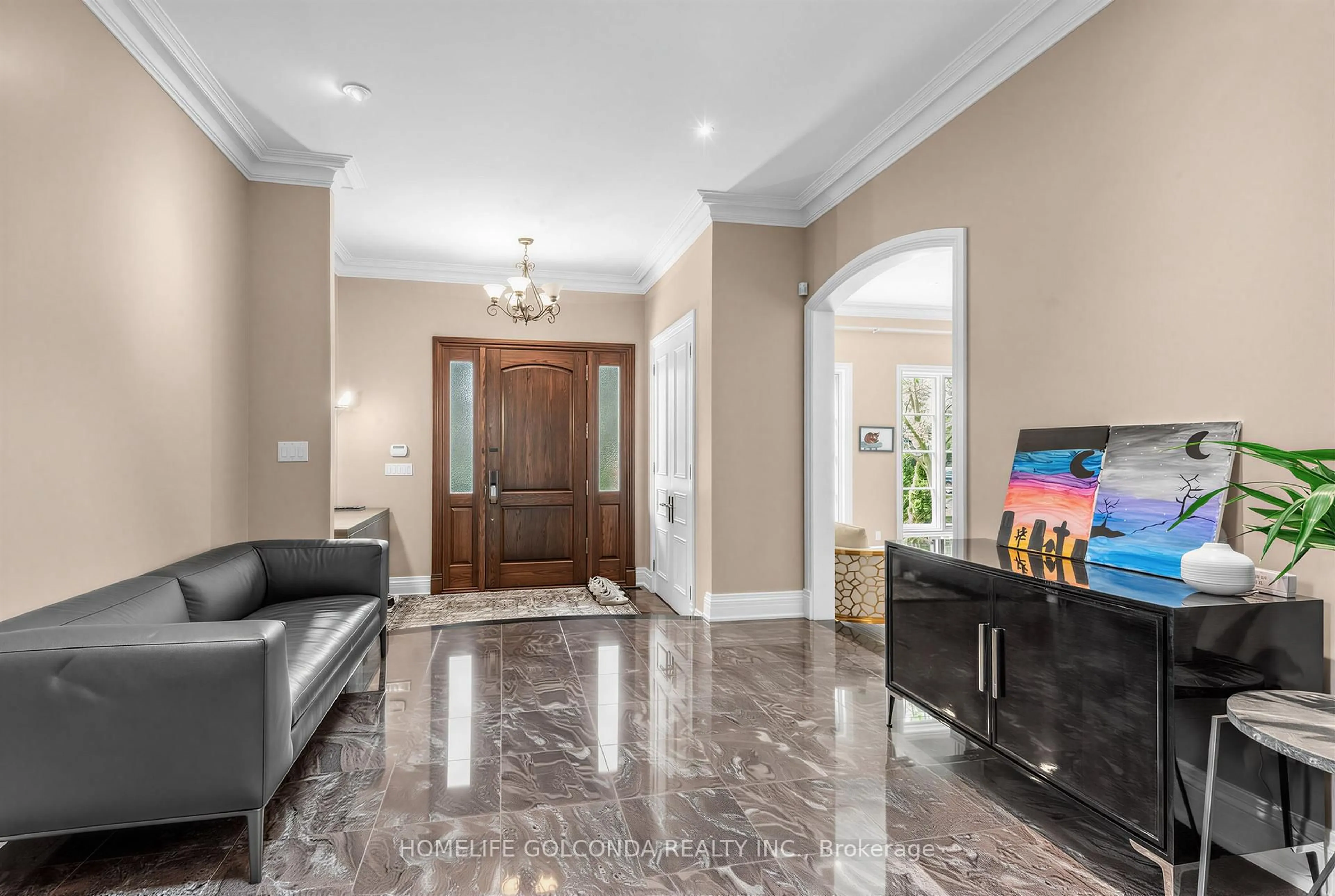 Indoor foyer for 164 Owen Blvd, Toronto Ontario M2P 1G7