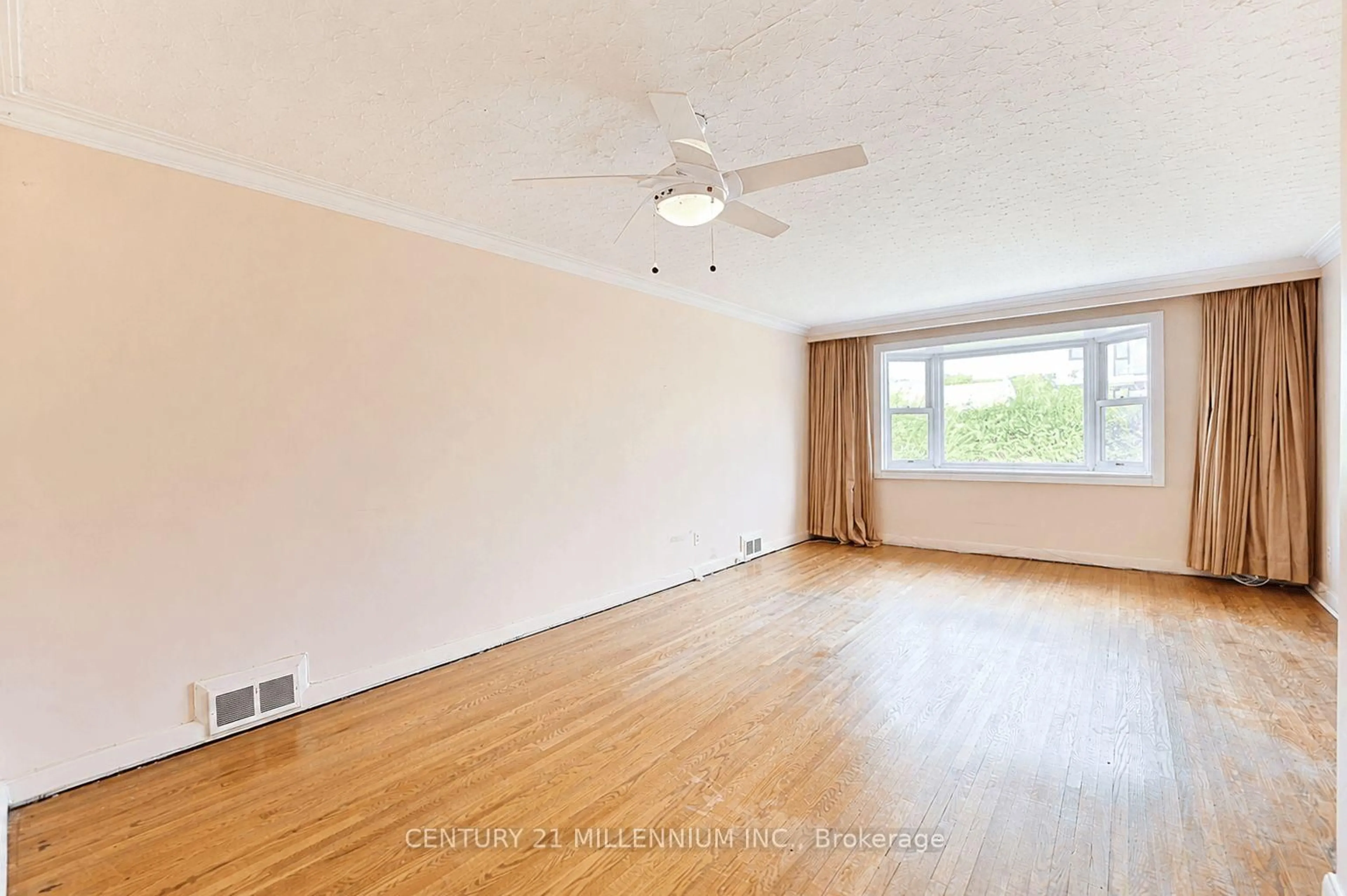 A pic of a room for 169 Ranee Ave, Toronto Ontario M6A 1N3