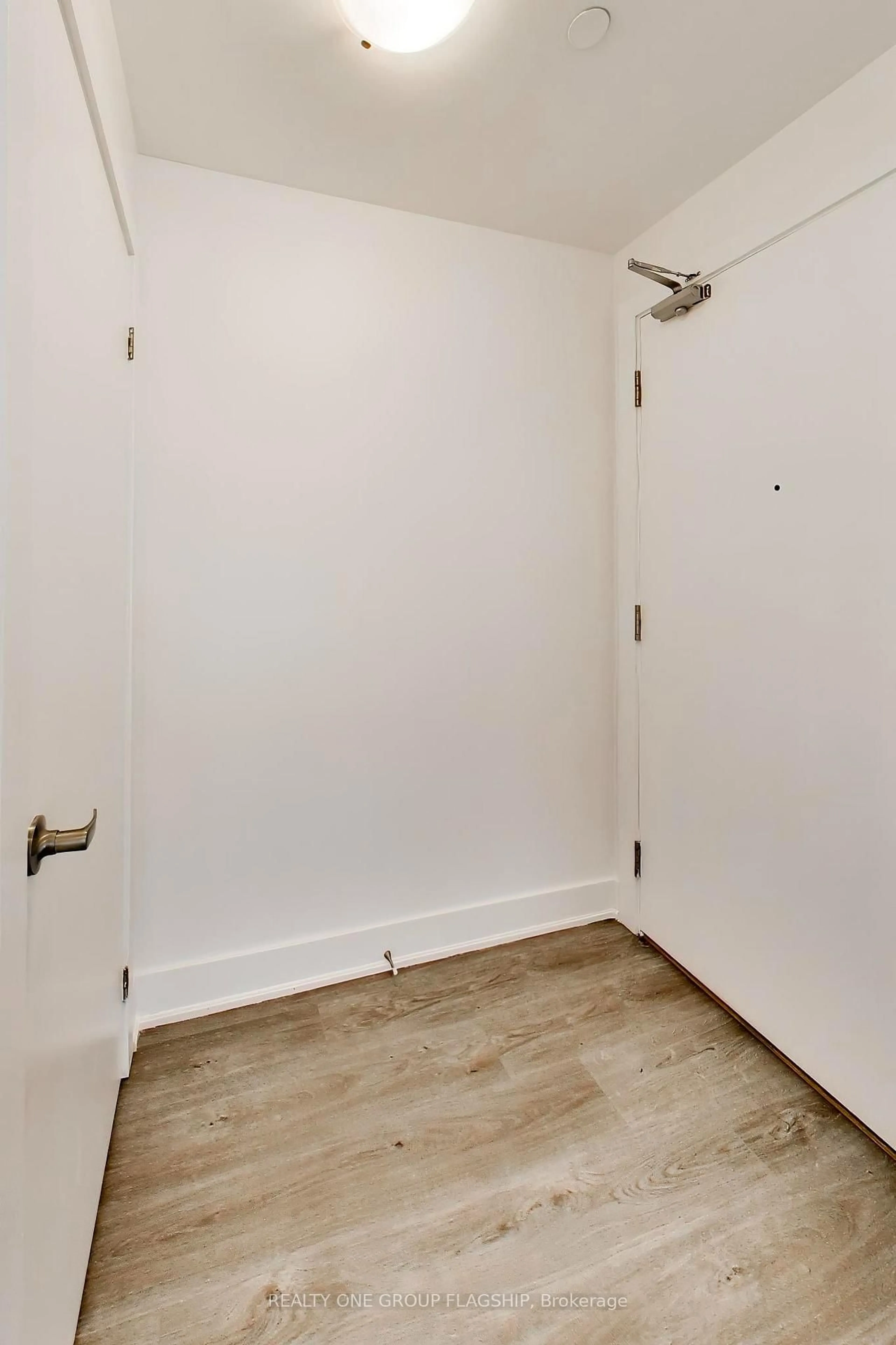 A pic of a room for 99 The Donway #709, Toronto Ontario M3C 0N8