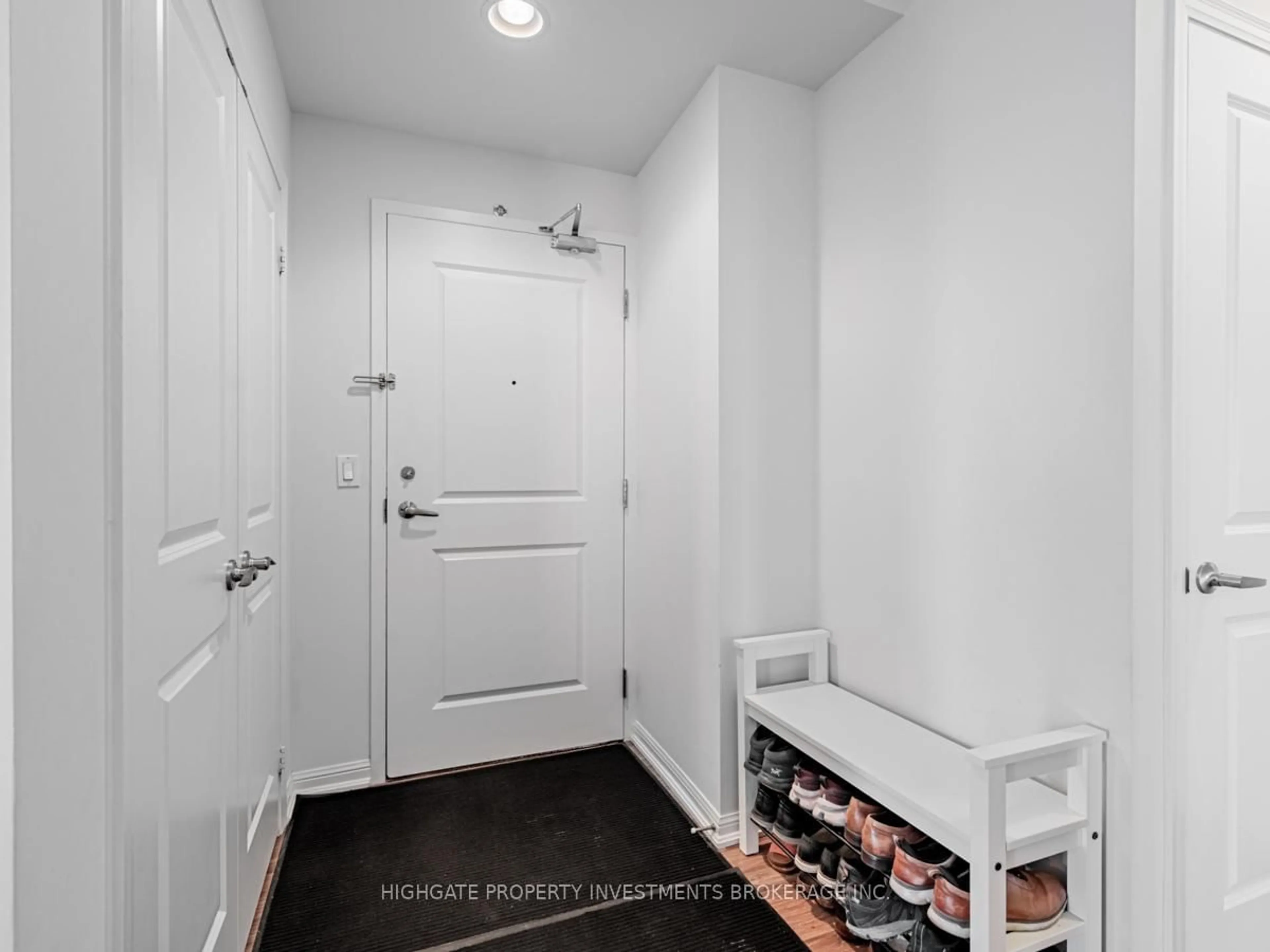 Indoor entryway for 628 Fleet St #2506, Toronto Ontario M5V 1A8