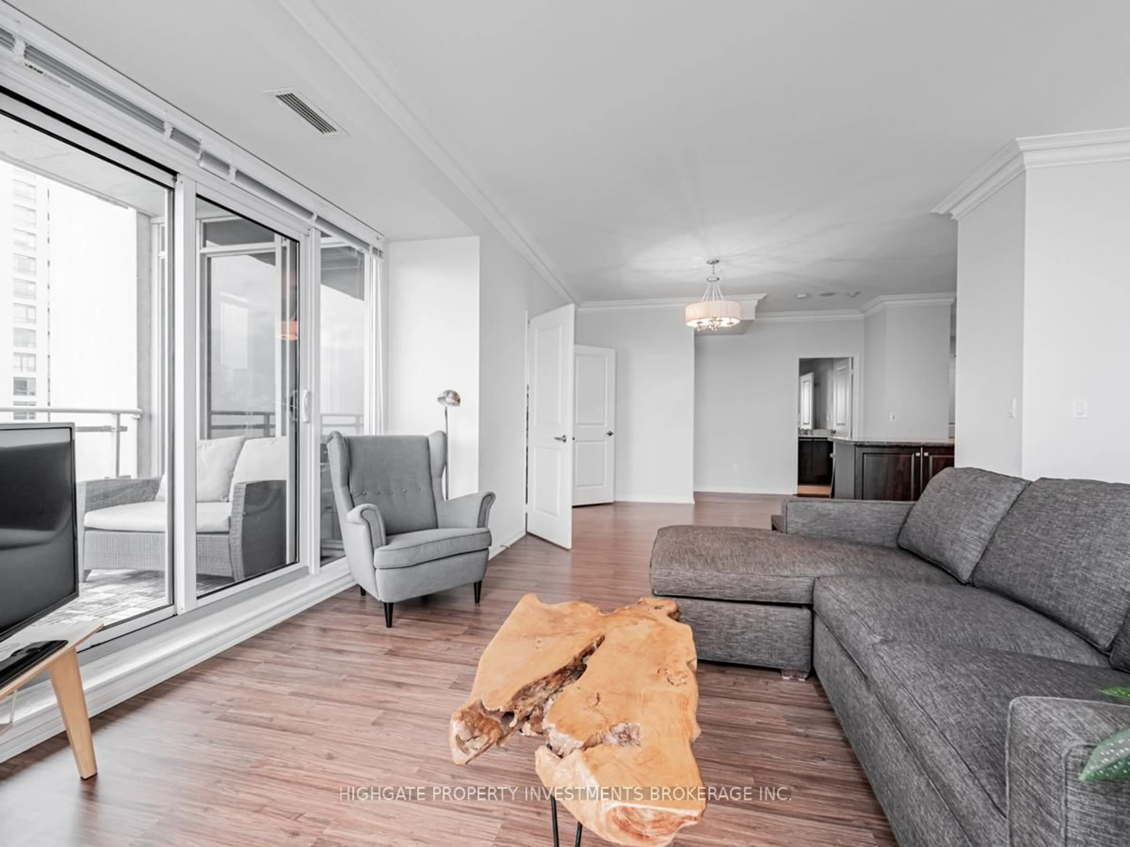 Living room with furniture, wood/laminate floor for 628 Fleet St #2506, Toronto Ontario M5V 1A8