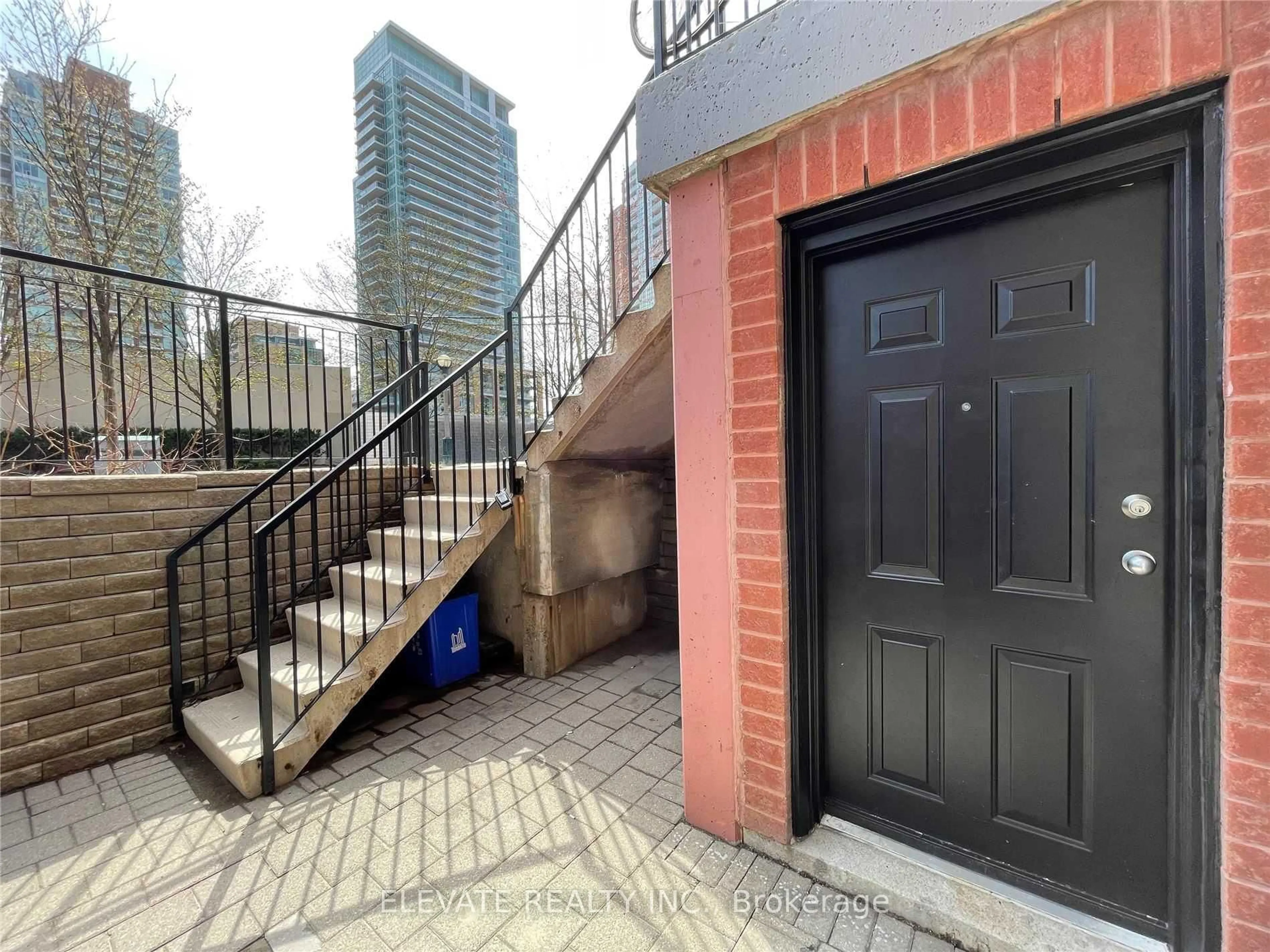 Unknown for 68 Douro St #111, Toronto Ontario M6K 3N4
