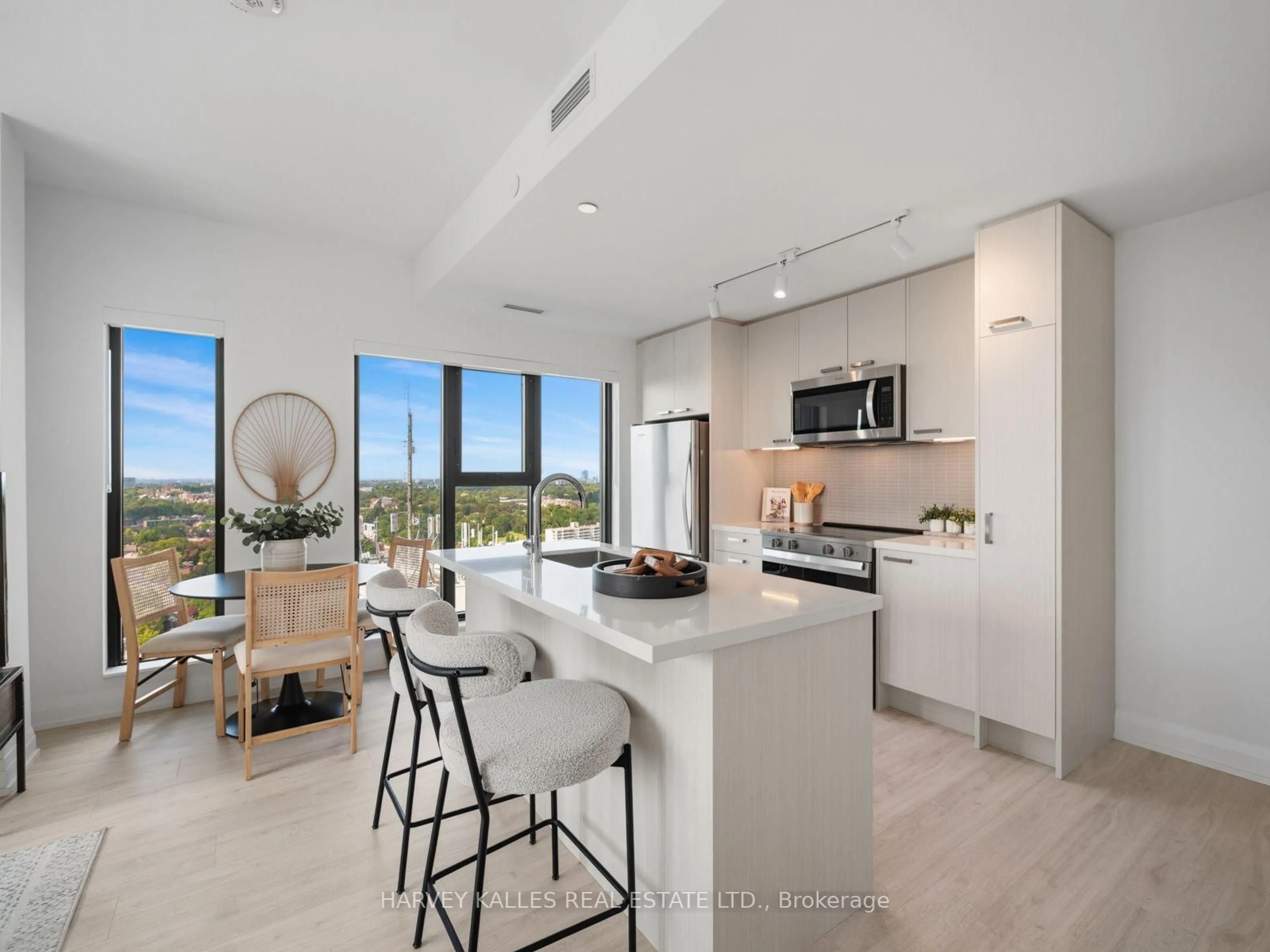 Open concept kitchen, ceramic/tile floor for 20 Soudan Ave #2607, Toronto Ontario M4S 0E2