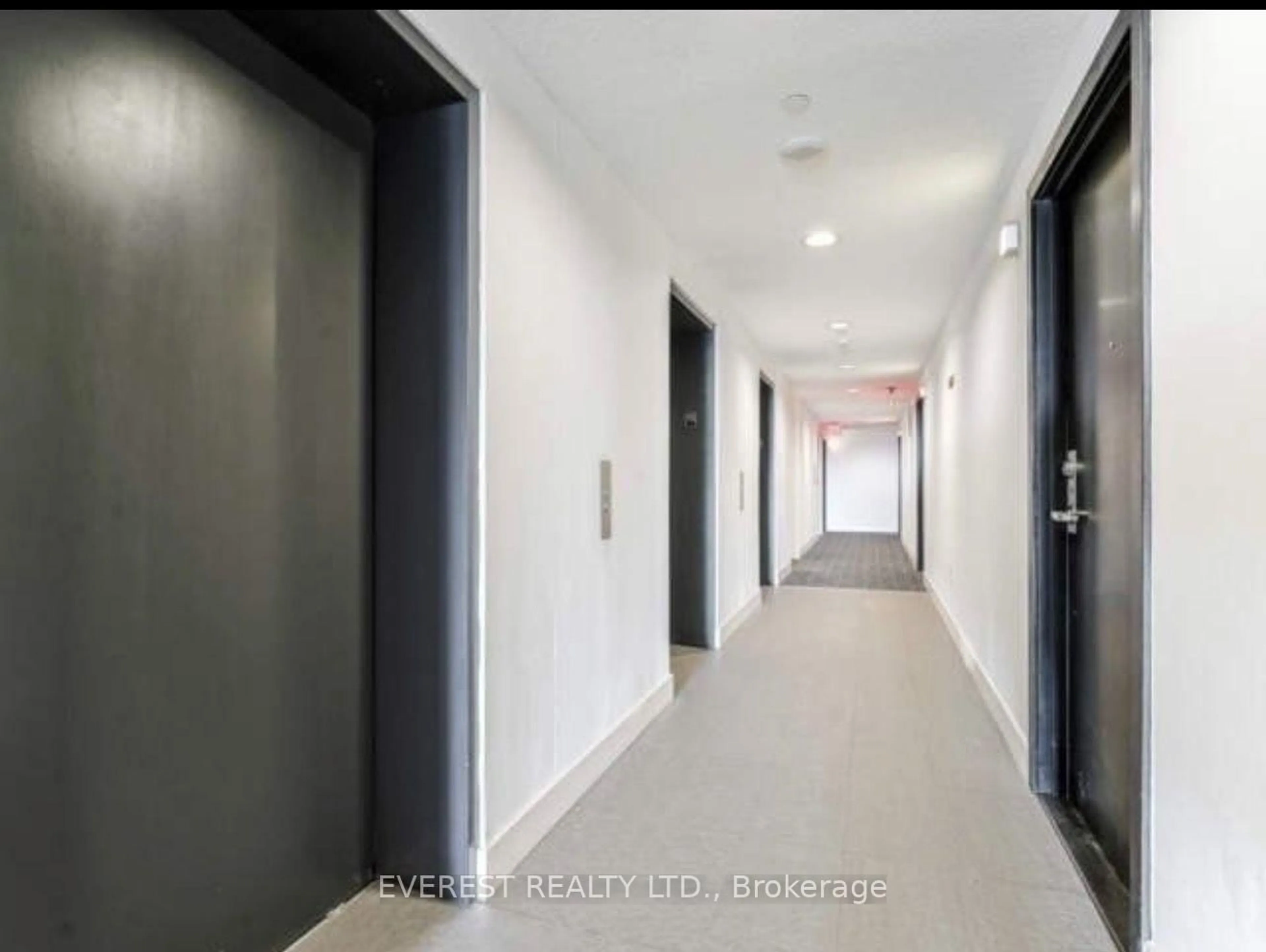 Indoor foyer for 225 Sackville St #1510, Toronto Ontario M5A 0B9