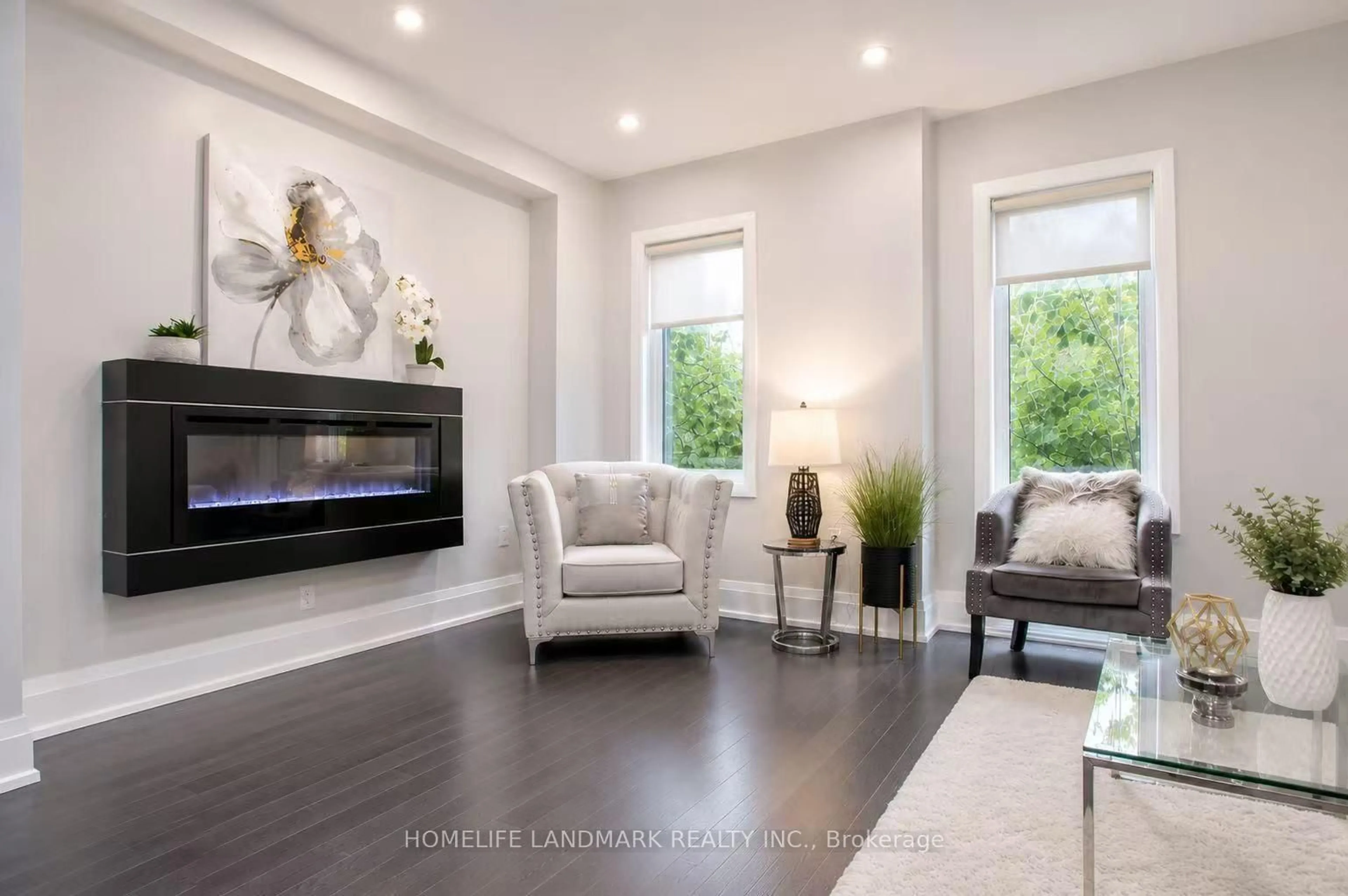 Living room with furniture, wood/laminate floor for 30 Kenneth Wood Cres, Toronto Ontario M2N 0K3