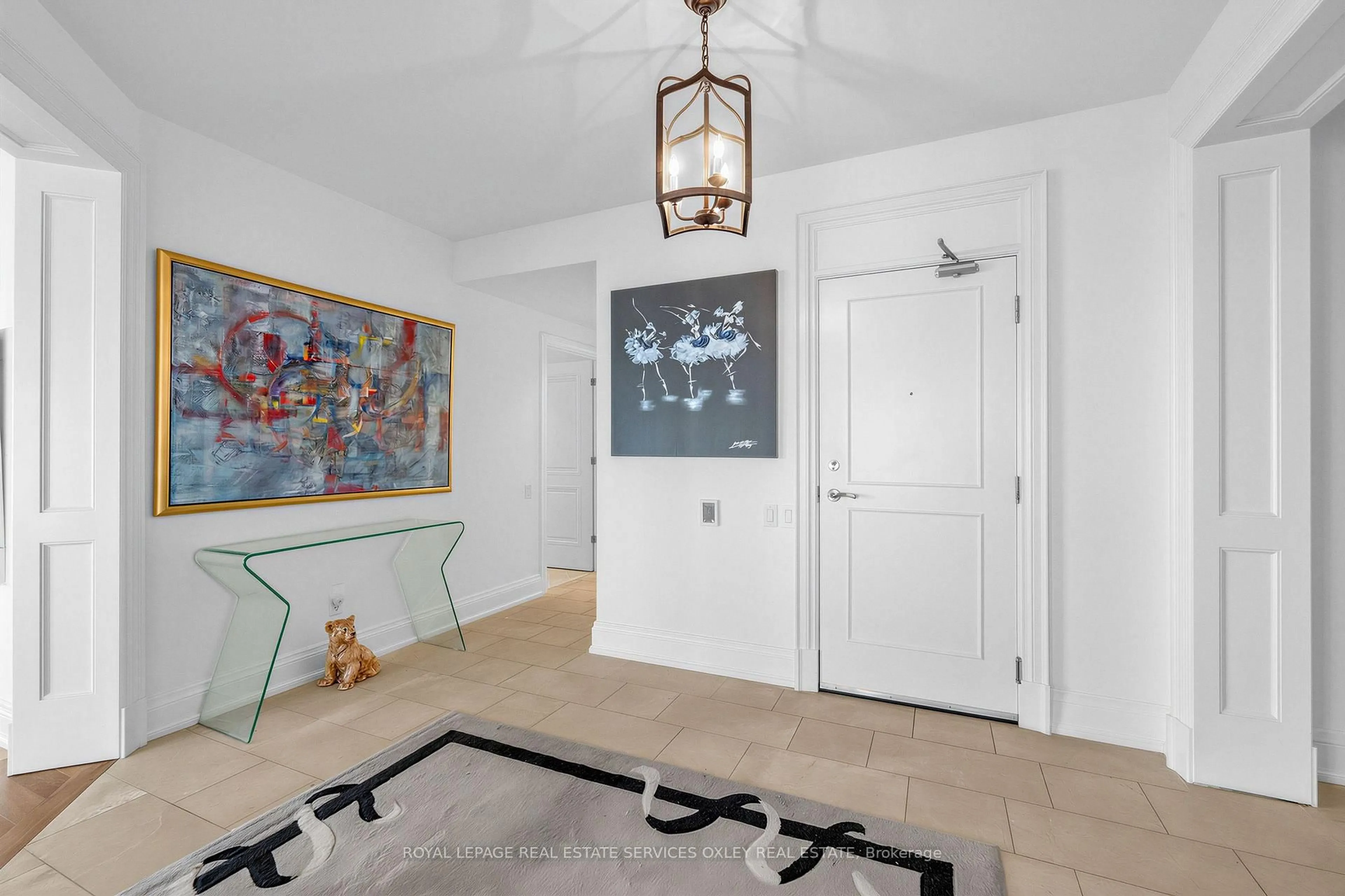 Indoor entryway for 2181 Yonge St #3701, Toronto Ontario M4S 3H7