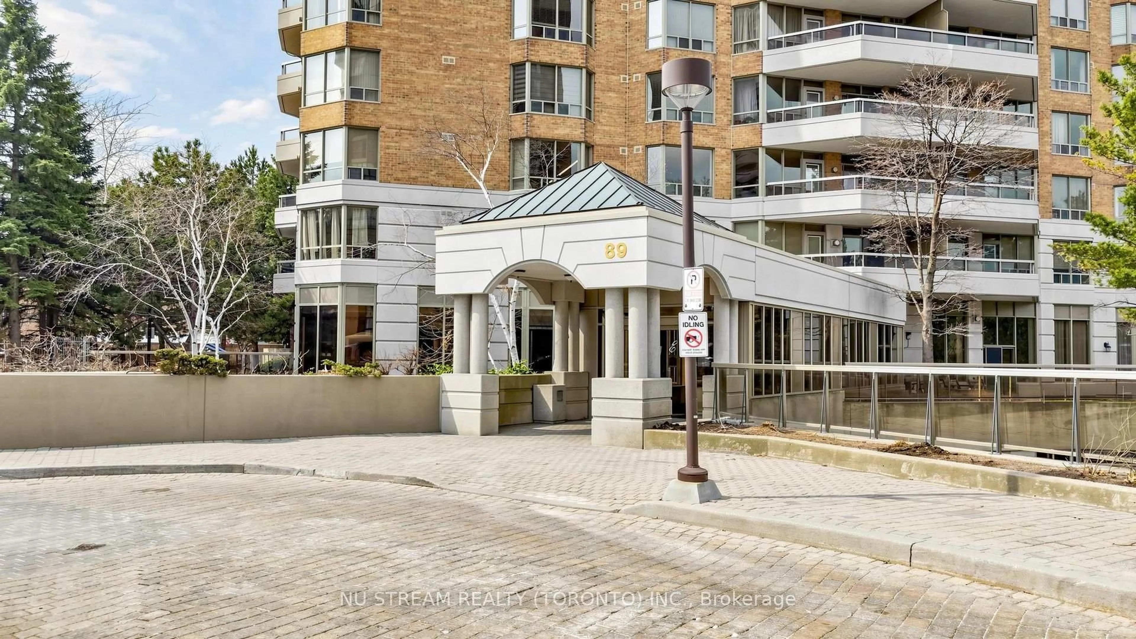 Indoor foyer for 89 Skymark Dr #2211, Toronto Ontario M2H 3S6