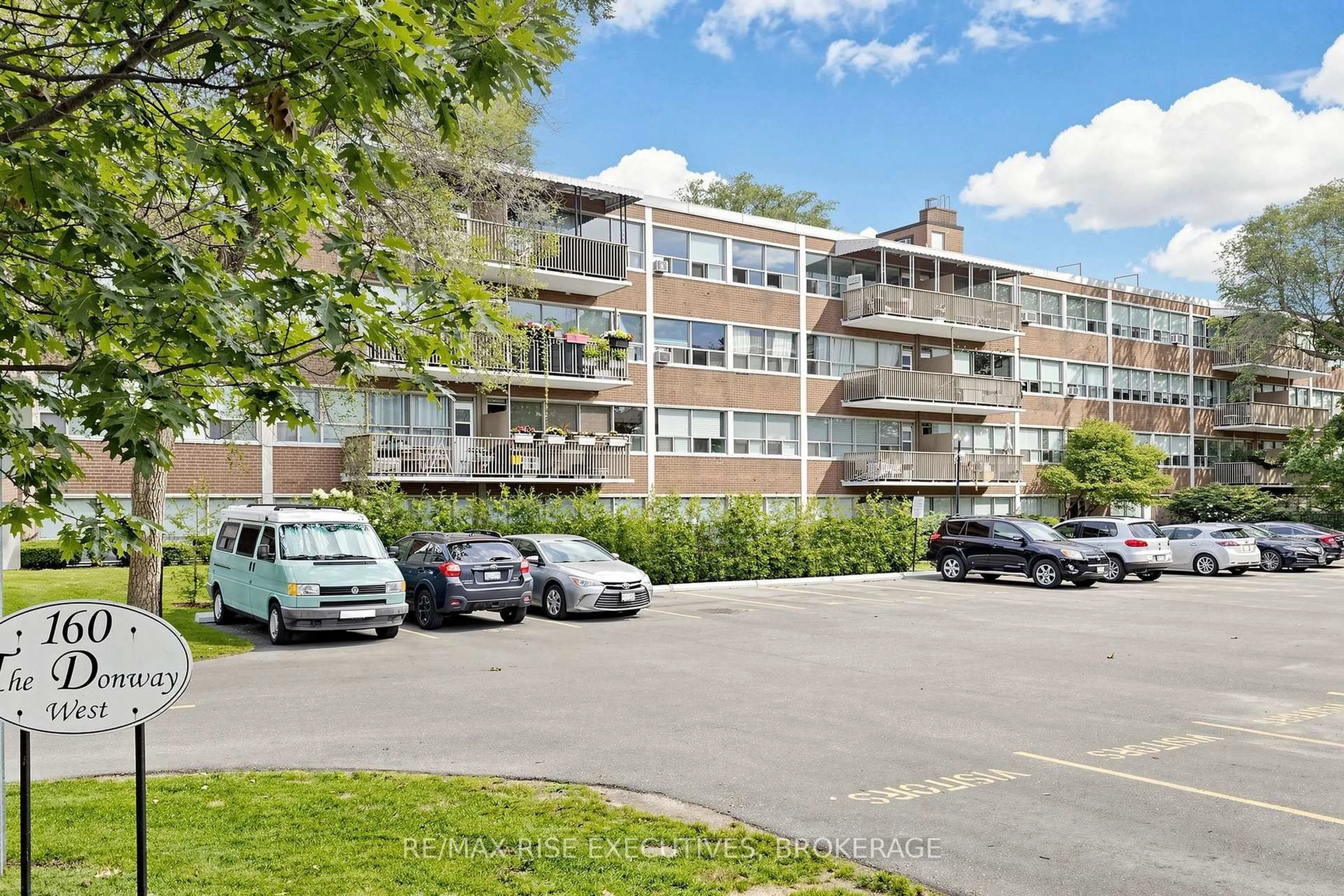 A pic from outside/outdoor area/front of a property/back of a property/a pic from drone, unknown for 160 The Donway #304, Toronto Ontario M3C 2G1
