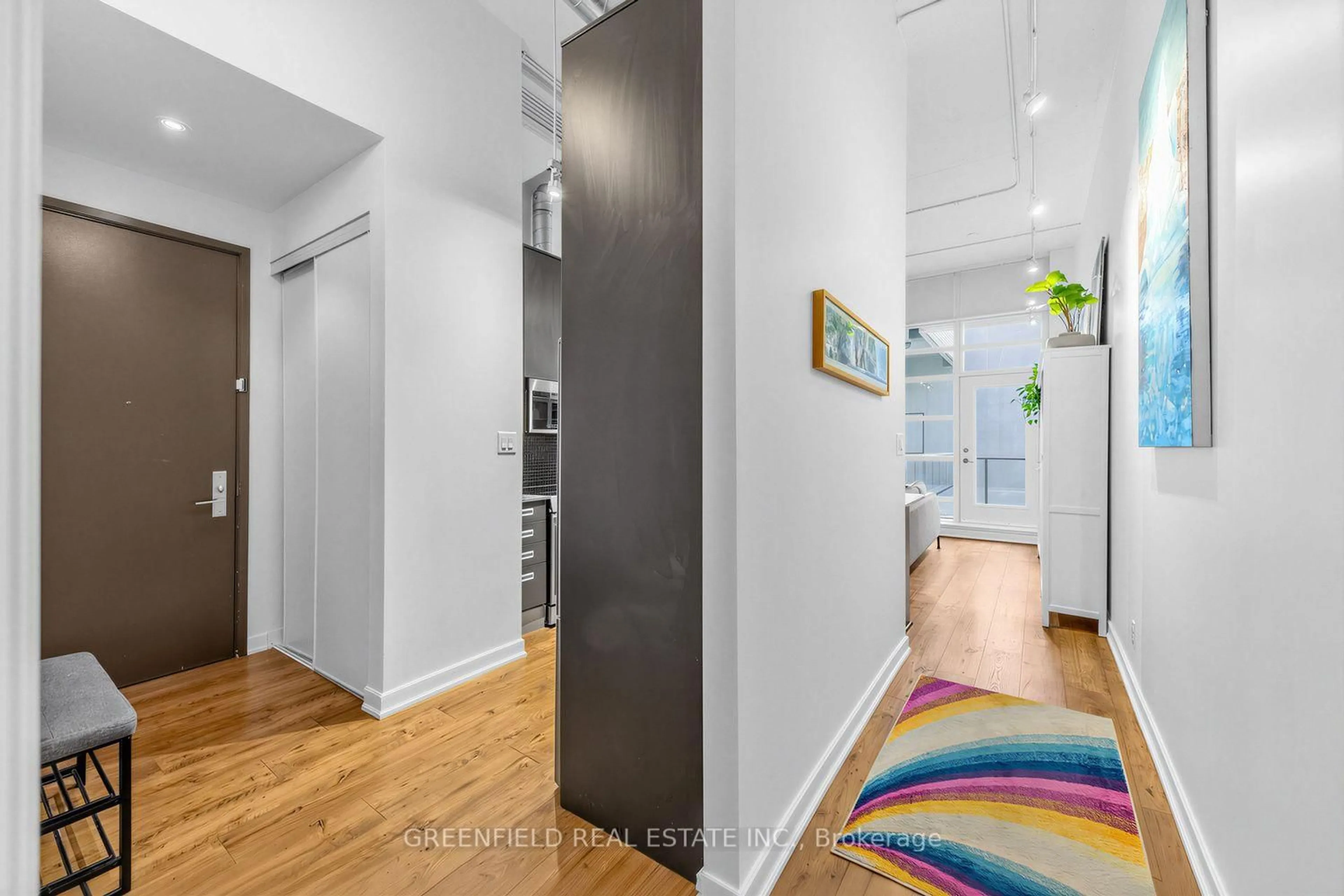 Indoor entryway for 380 Macpherson Ave #410, Toronto Ontario M4V 3E3
