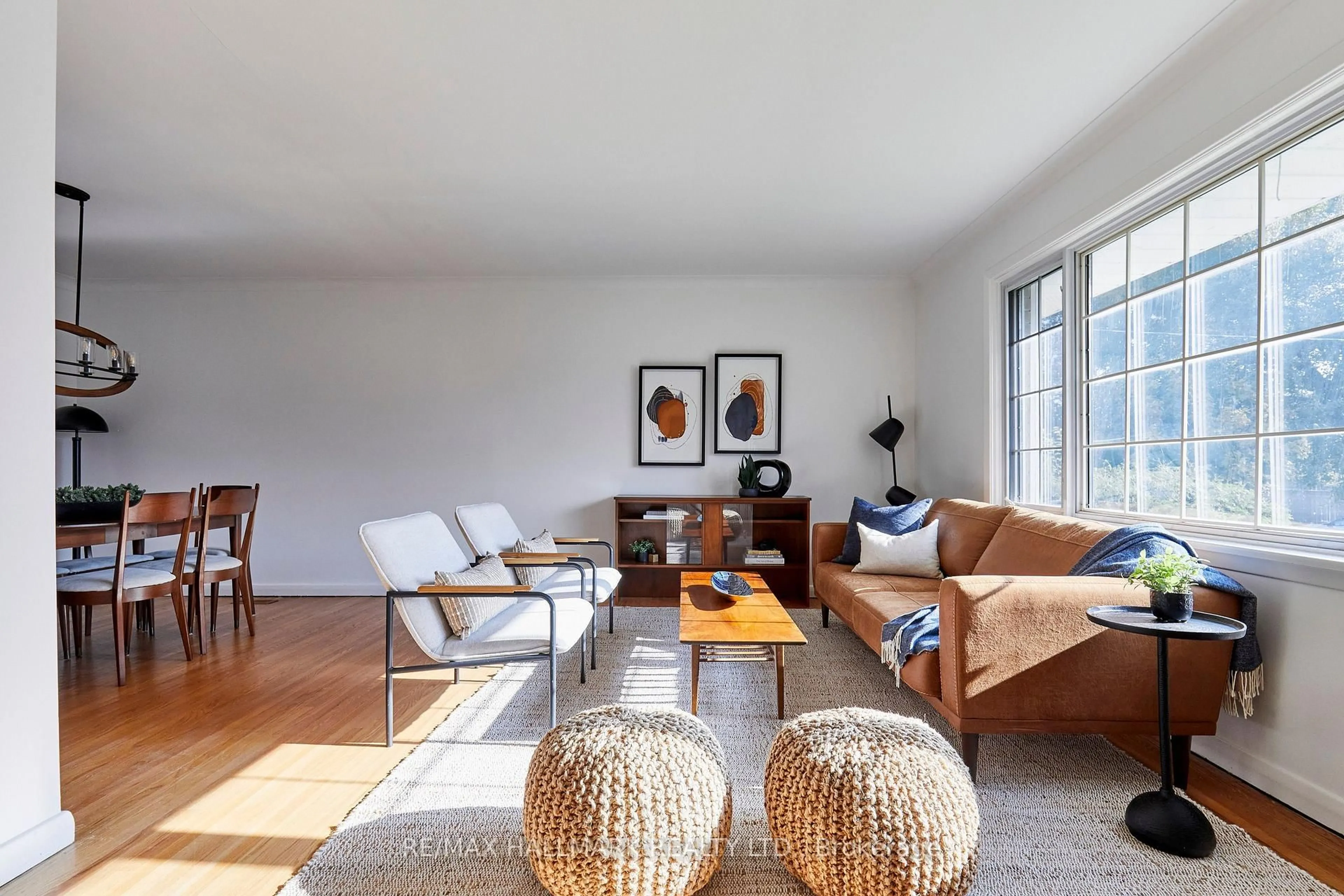 Living room with furniture, unknown for 5 Mere Crt, Toronto Ontario M4A 2J6