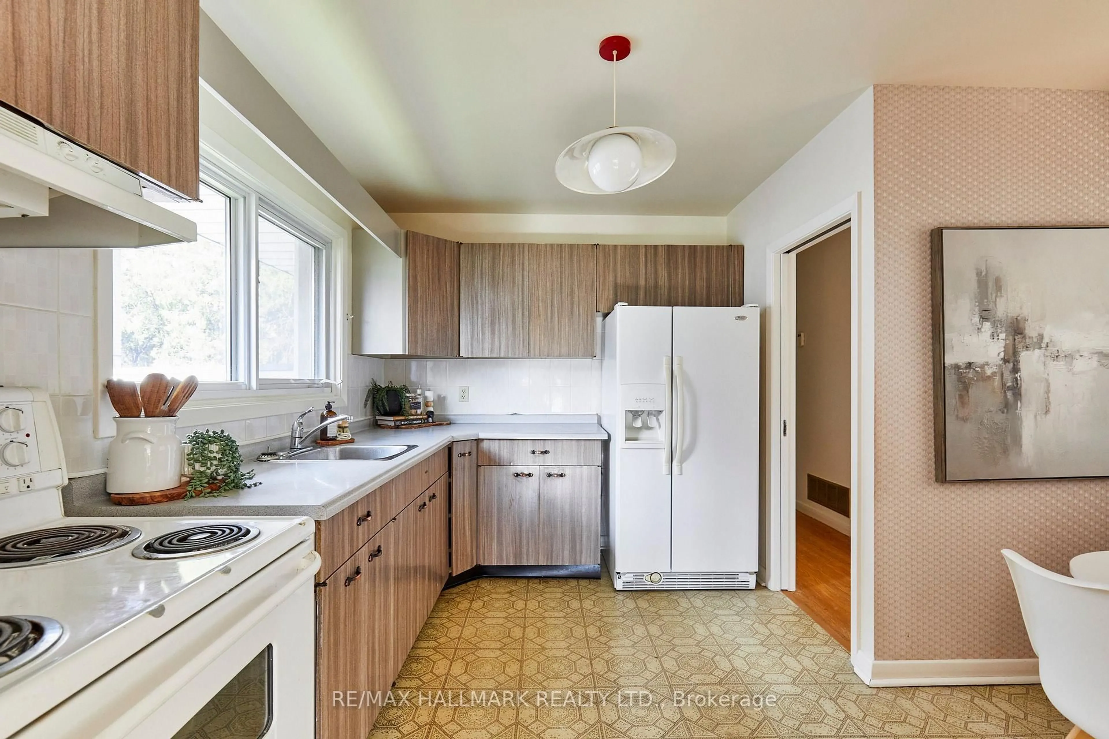Standard kitchen, unknown for 5 Mere Crt, Toronto Ontario M4A 2J6