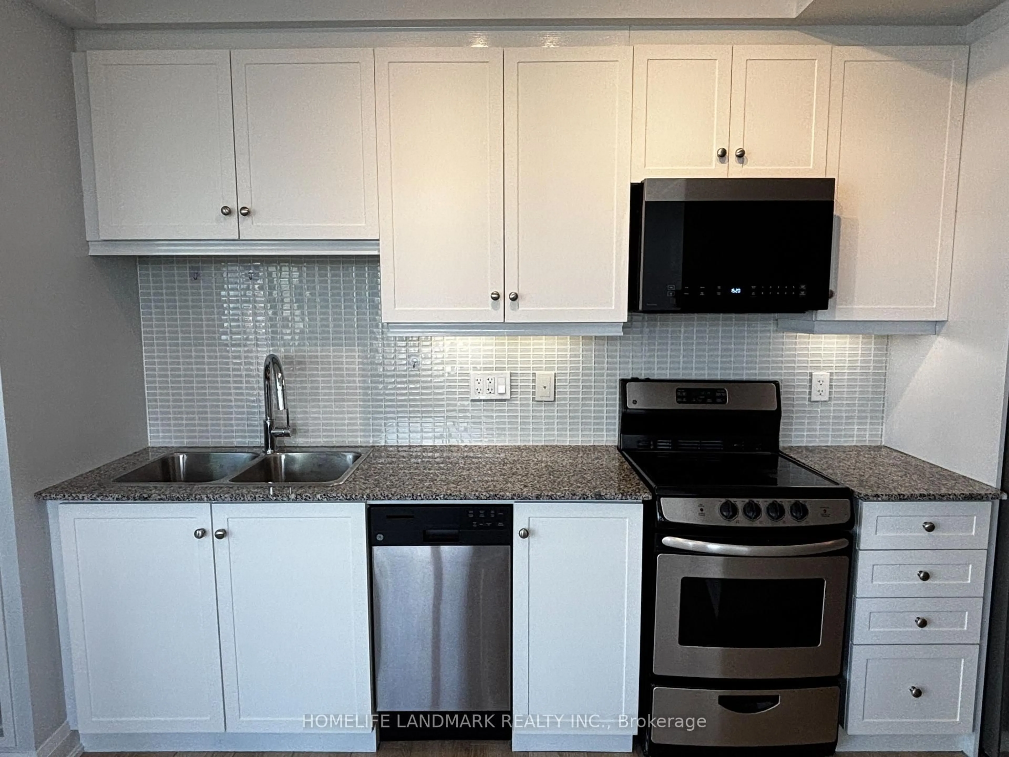 Standard kitchen, ceramic/tile floor for 68 Canterbury Plwy #1809, Toronto Ontario M2N 0H8