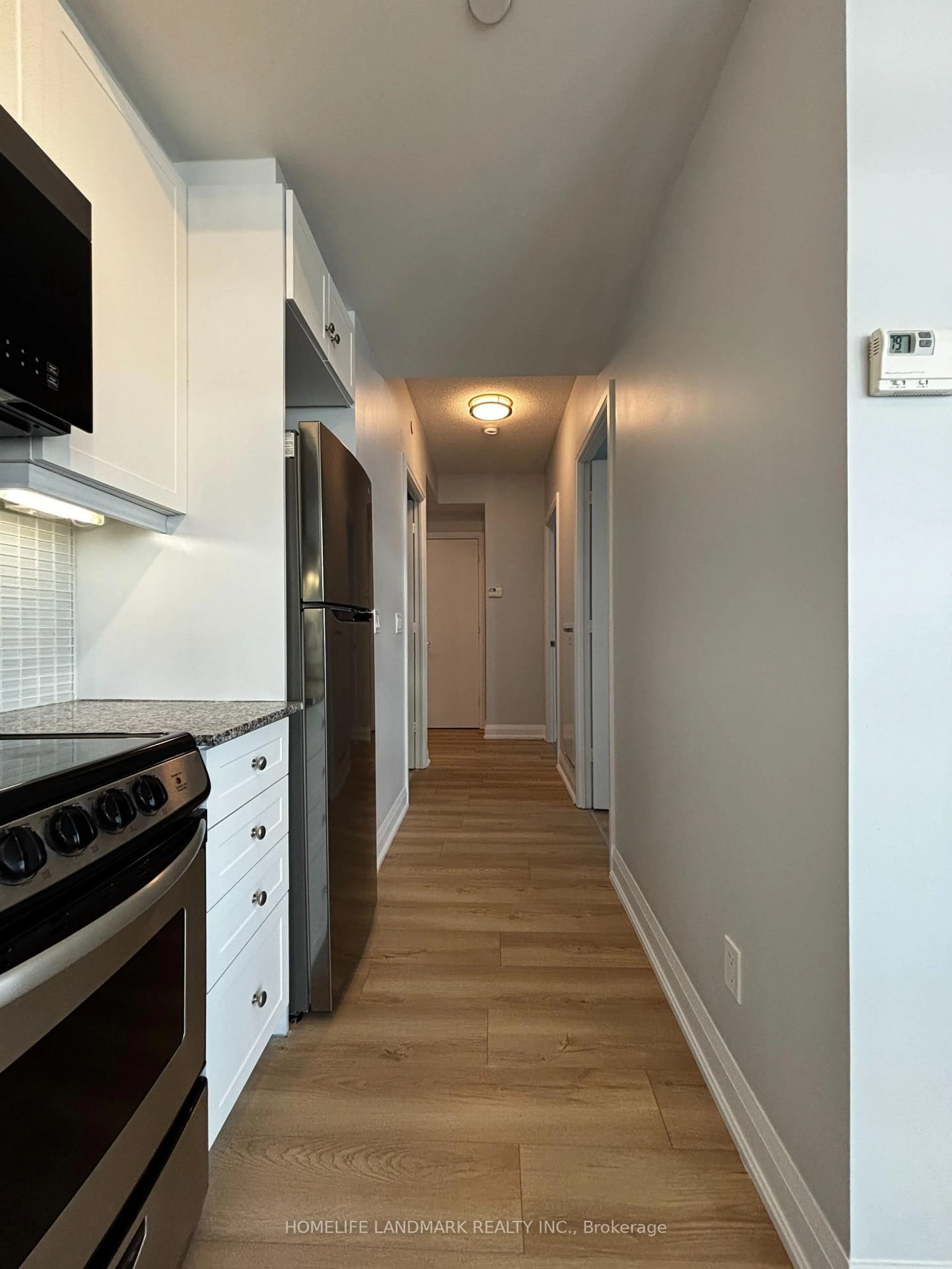 Standard kitchen, unknown for 68 Canterbury Plwy #1809, Toronto Ontario M2N 0H8