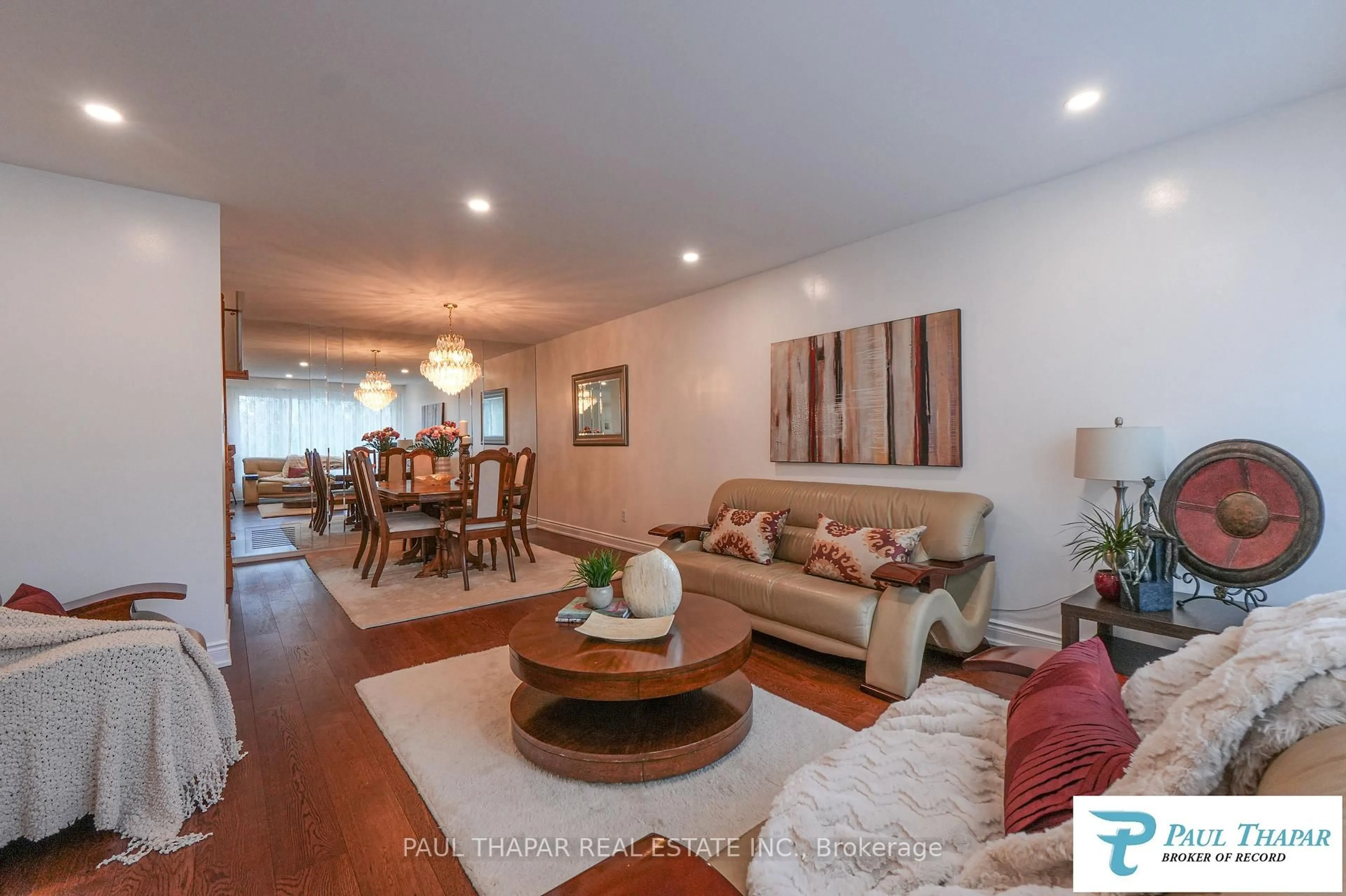 Living room with furniture, unknown for 60 Seneca Hill Dr, Toronto Ontario M2J 2W5