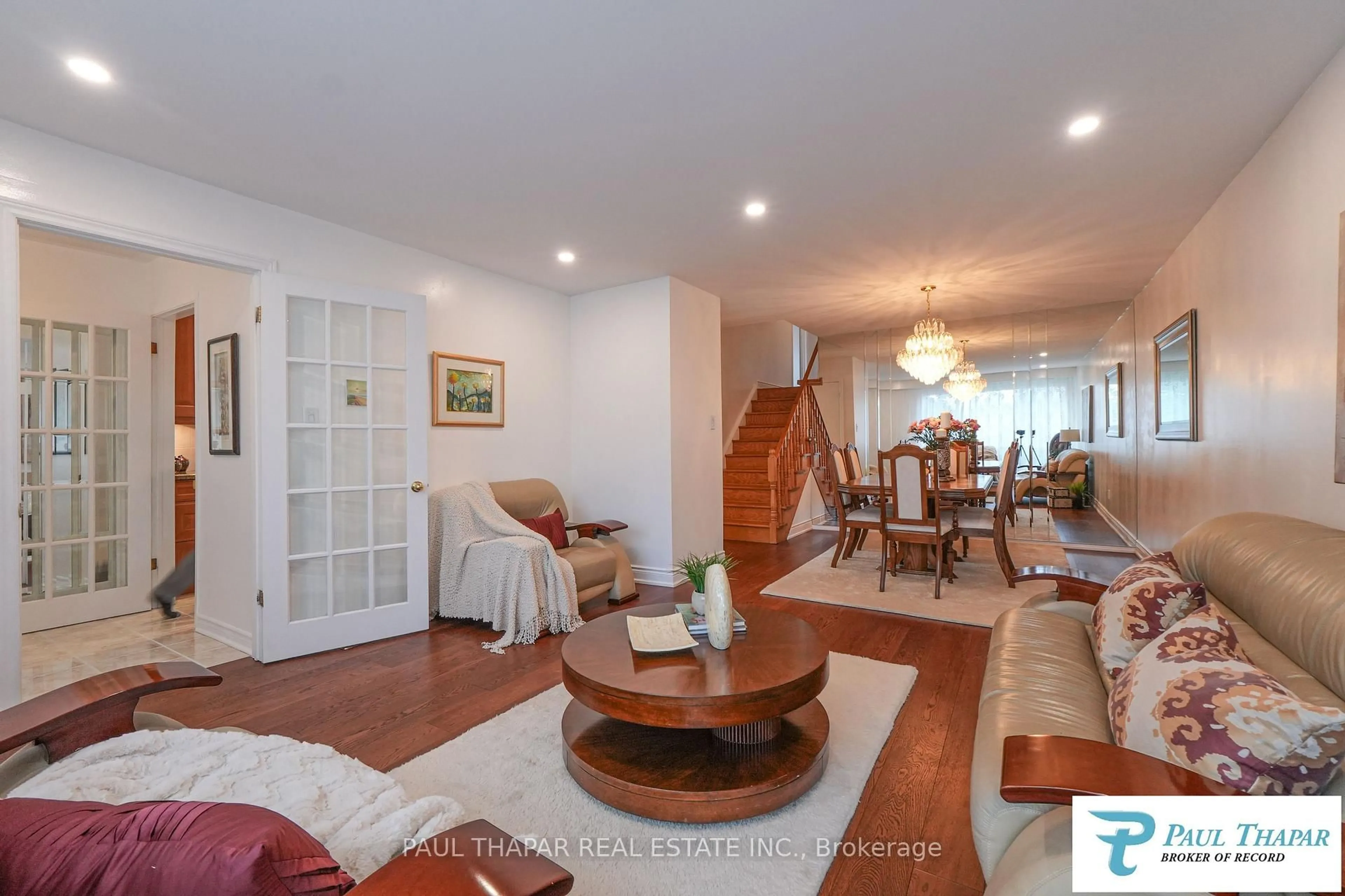 Living room with furniture, unknown for 60 Seneca Hill Dr, Toronto Ontario M2J 2W5