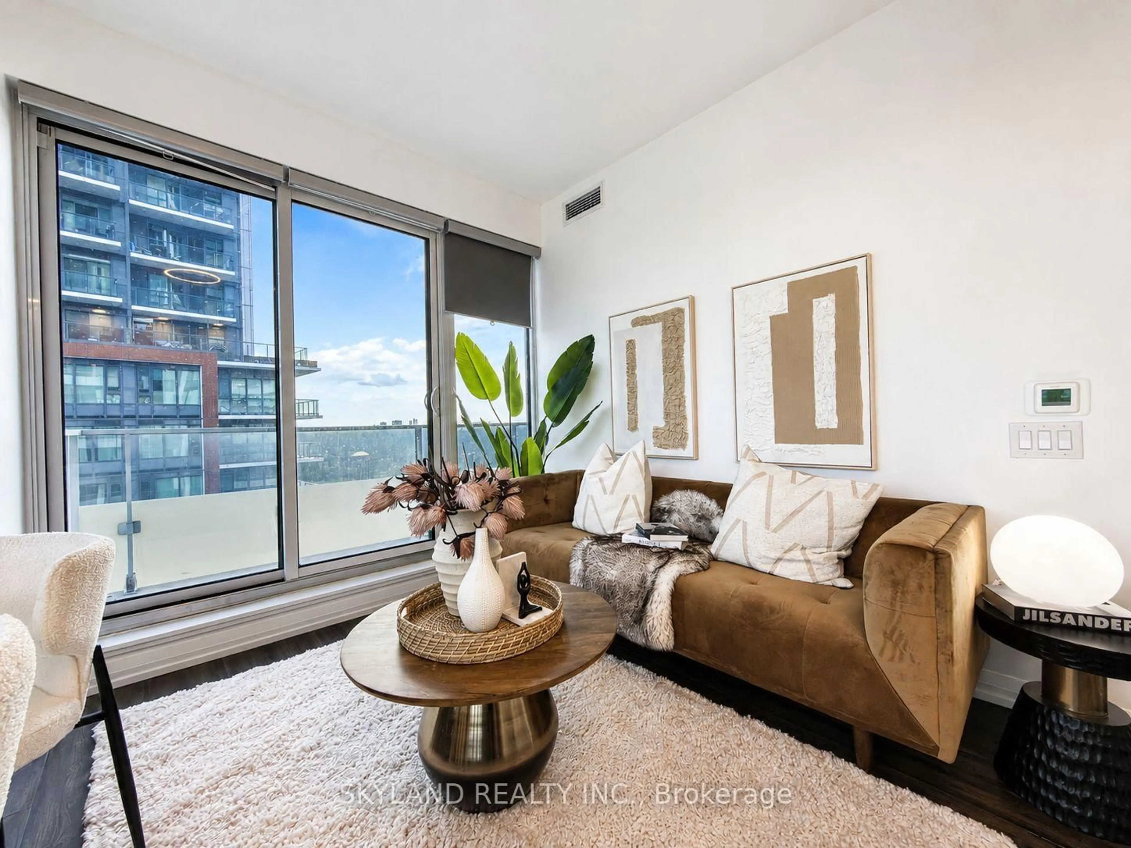 Living room with furniture, unknown for 75 Canterbury Pl #1607, Toronto Ontario M2N 2N1