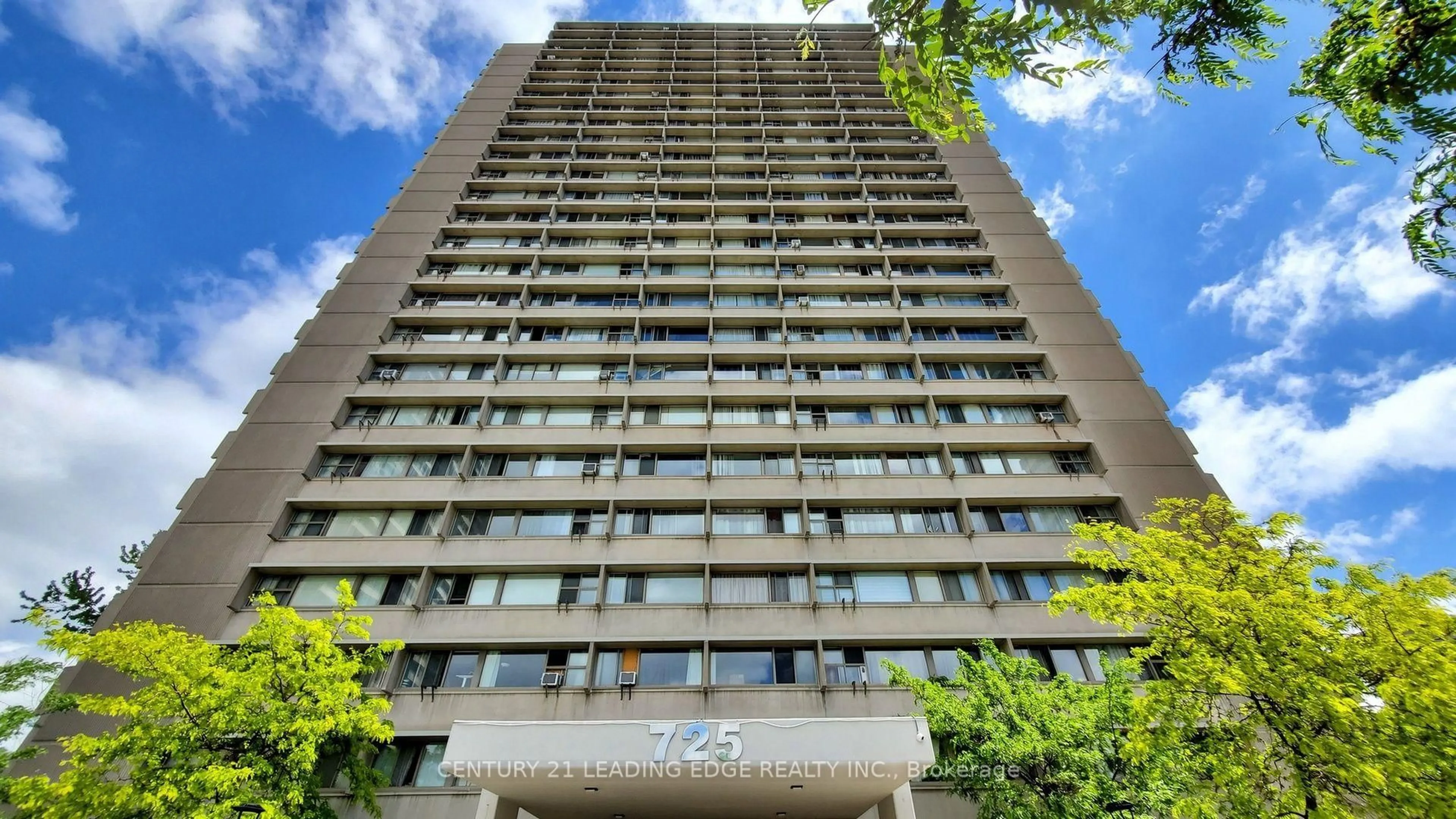 Indoor foyer for 725 Don Mills Rd #1006, Toronto Ontario M3C 1S7