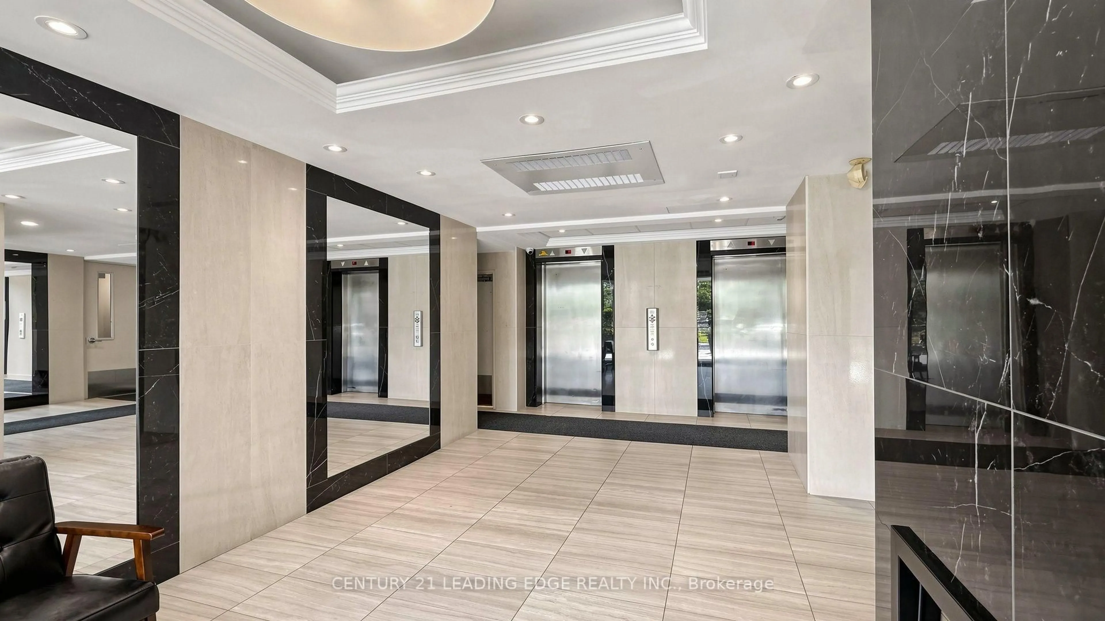 Indoor foyer for 725 Don Mills Rd #1006, Toronto Ontario M3C 1S7