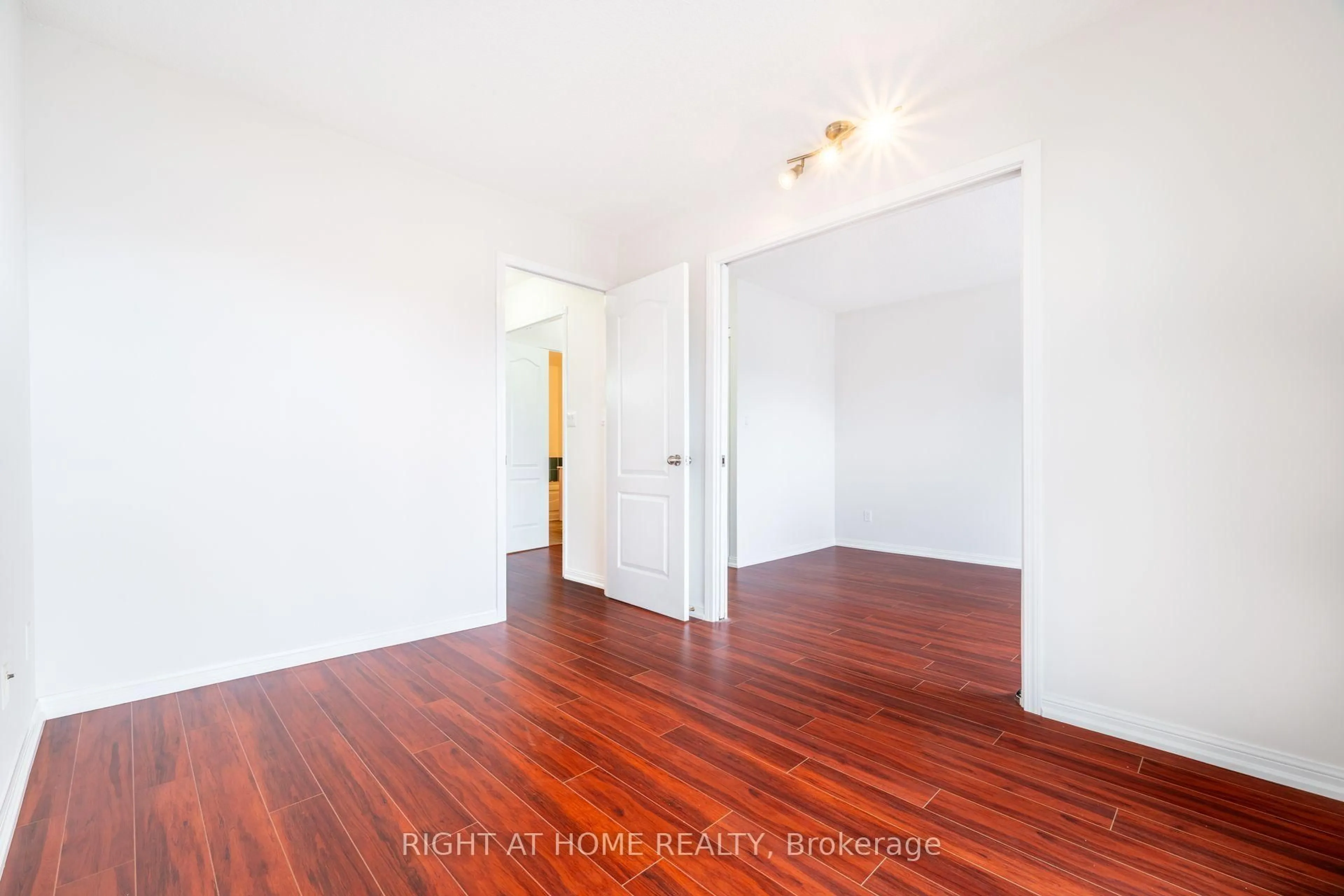 Unknown for 220 Grandview Way, Toronto Ontario M2N 6V3