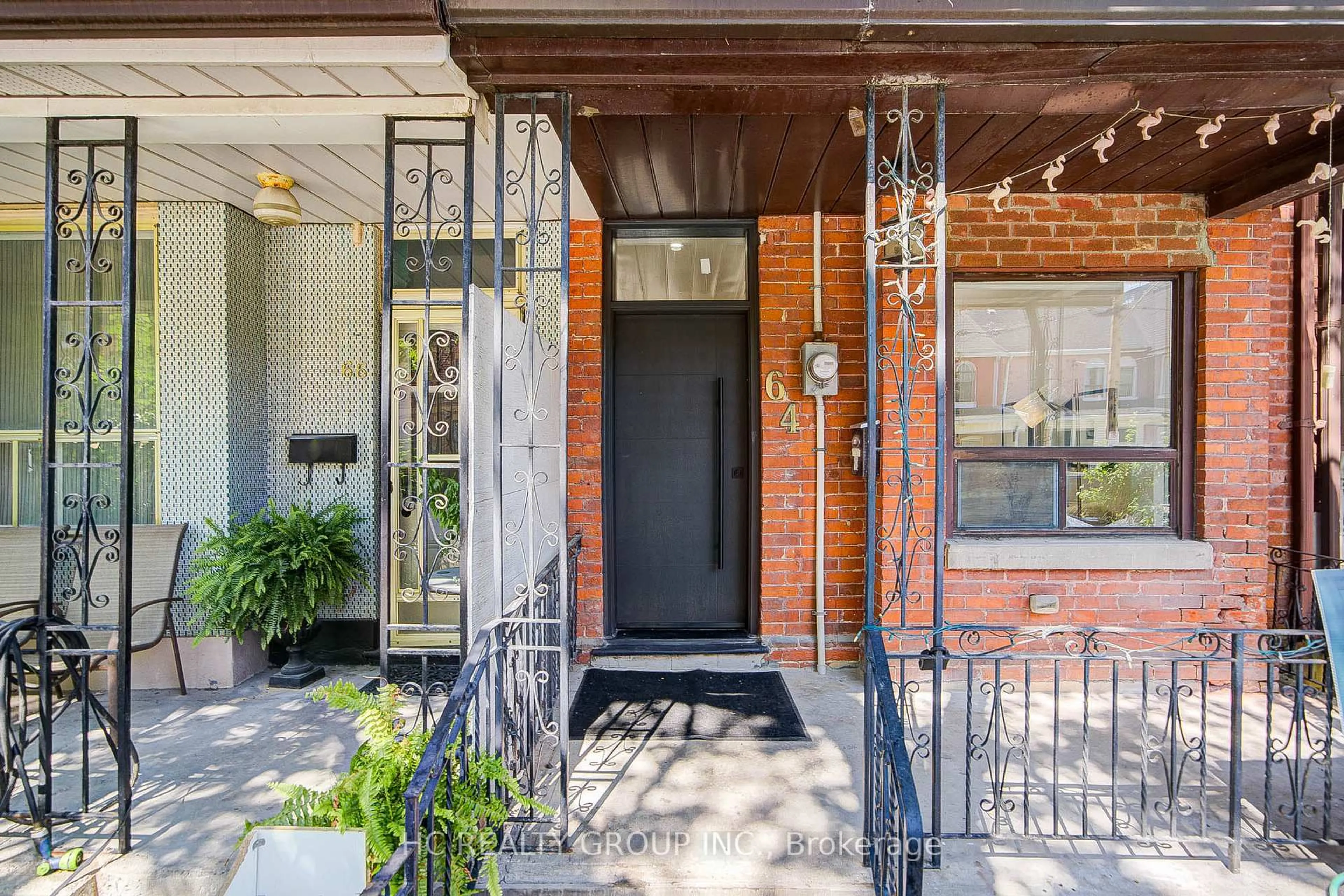 Indoor entryway for 64 Wales Ave, Toronto Ontario M5T 1J4