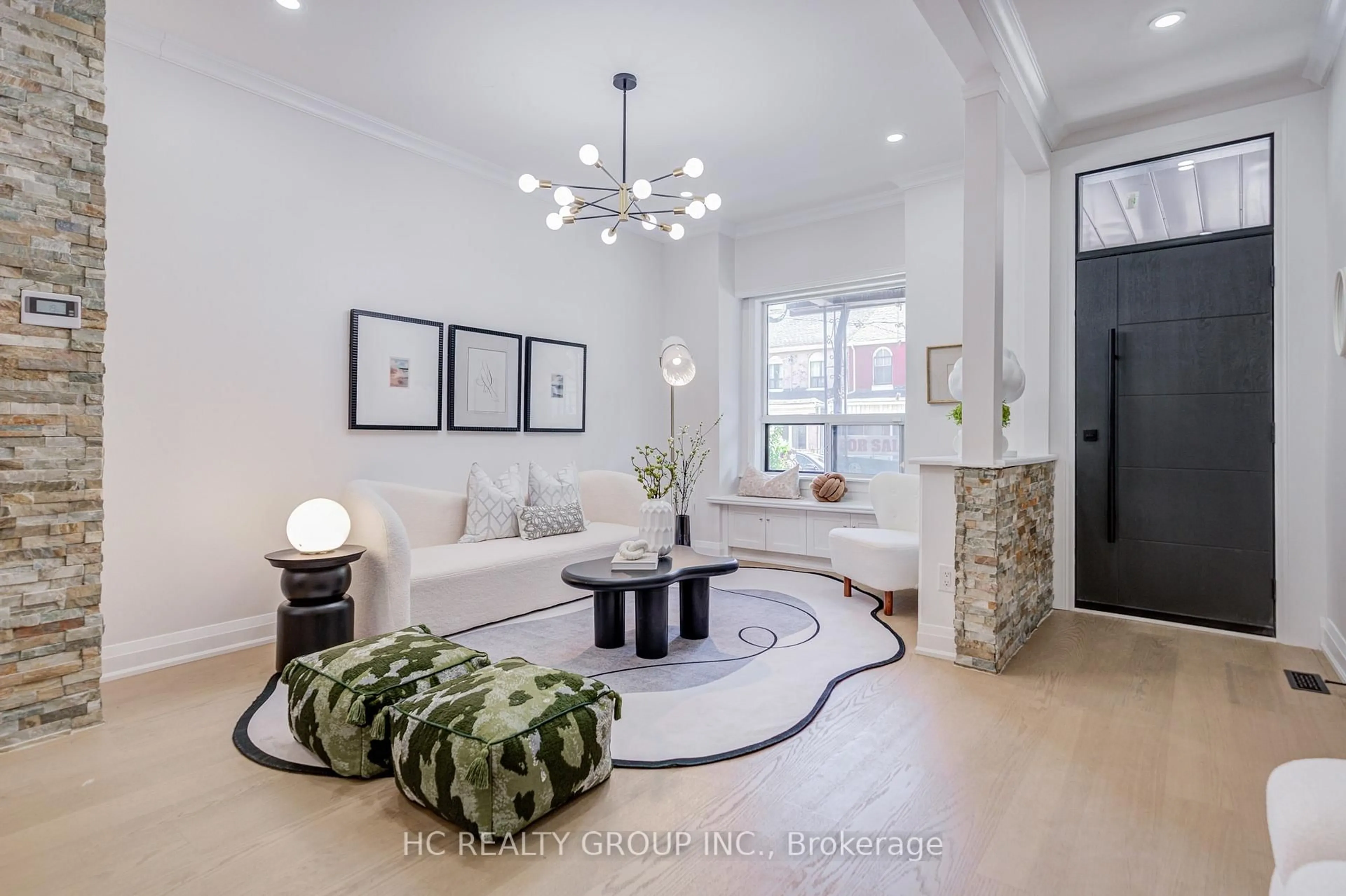 Living room with furniture, unknown for 64 Wales Ave, Toronto Ontario M5T 1J4