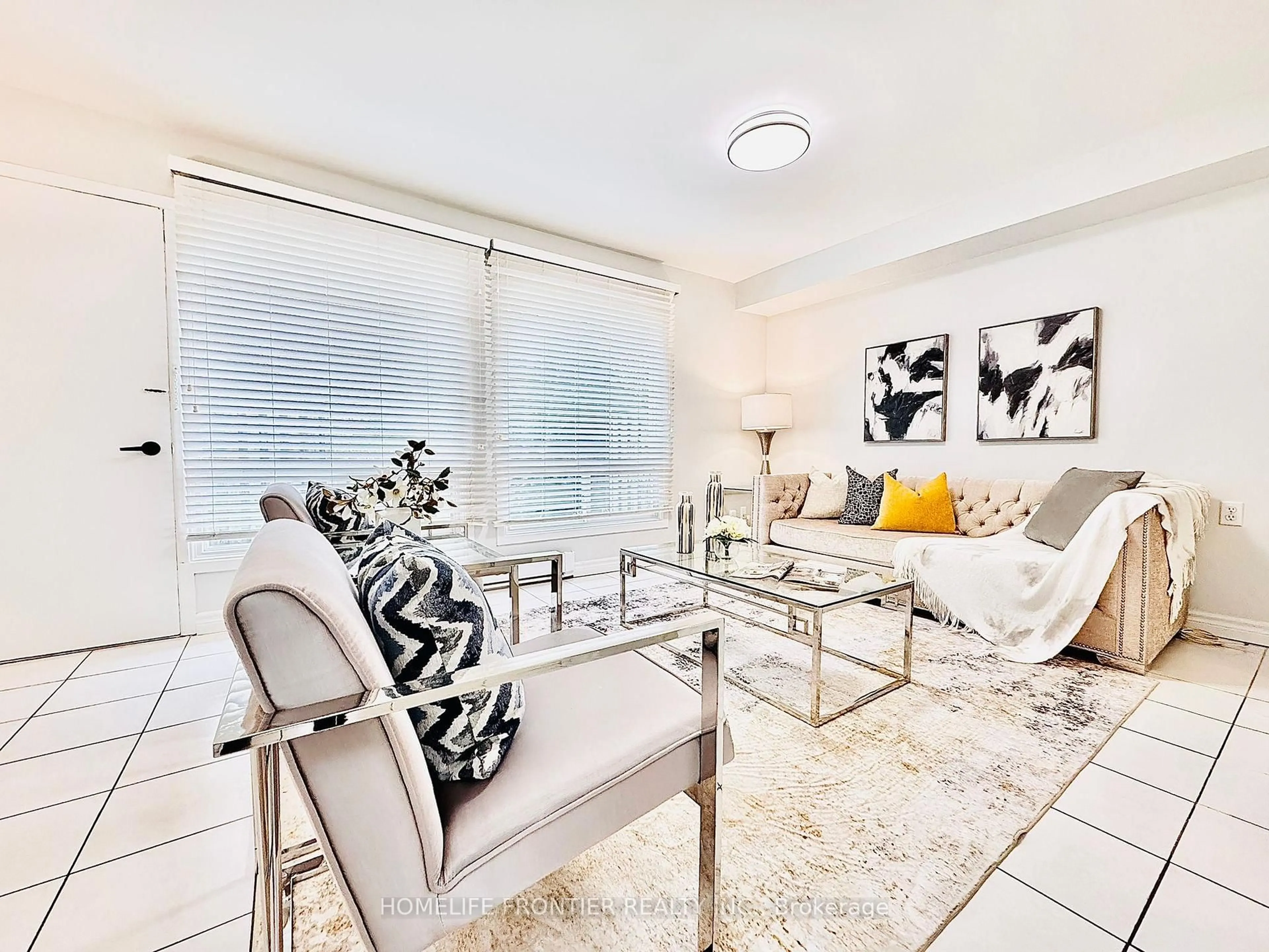 Living room with furniture, unknown for 133 Thorny Vine Way, Toronto Ontario M2J 4J4