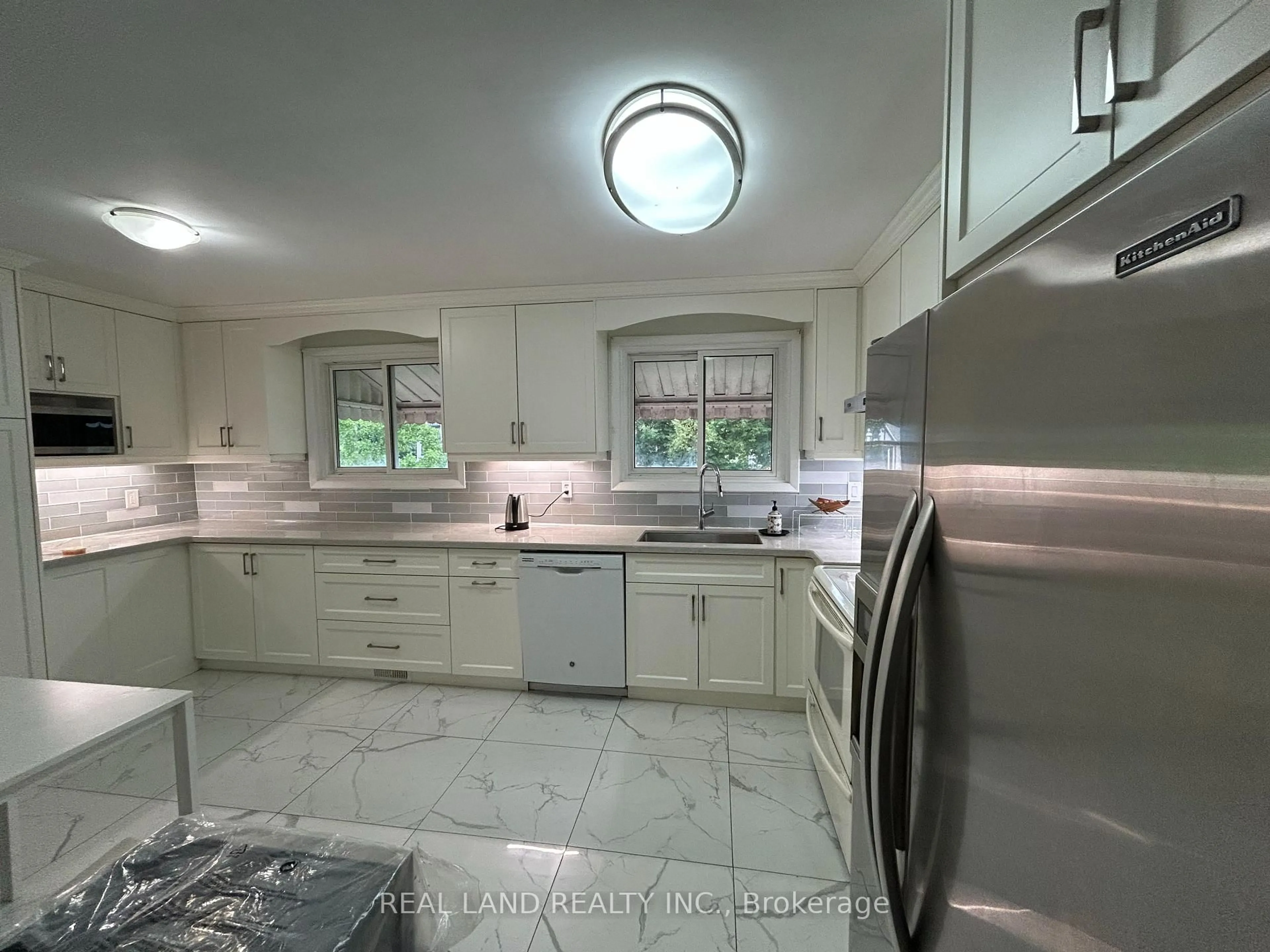Unknown for 37 Pawnee Ave, Toronto Ontario M2H 3C6