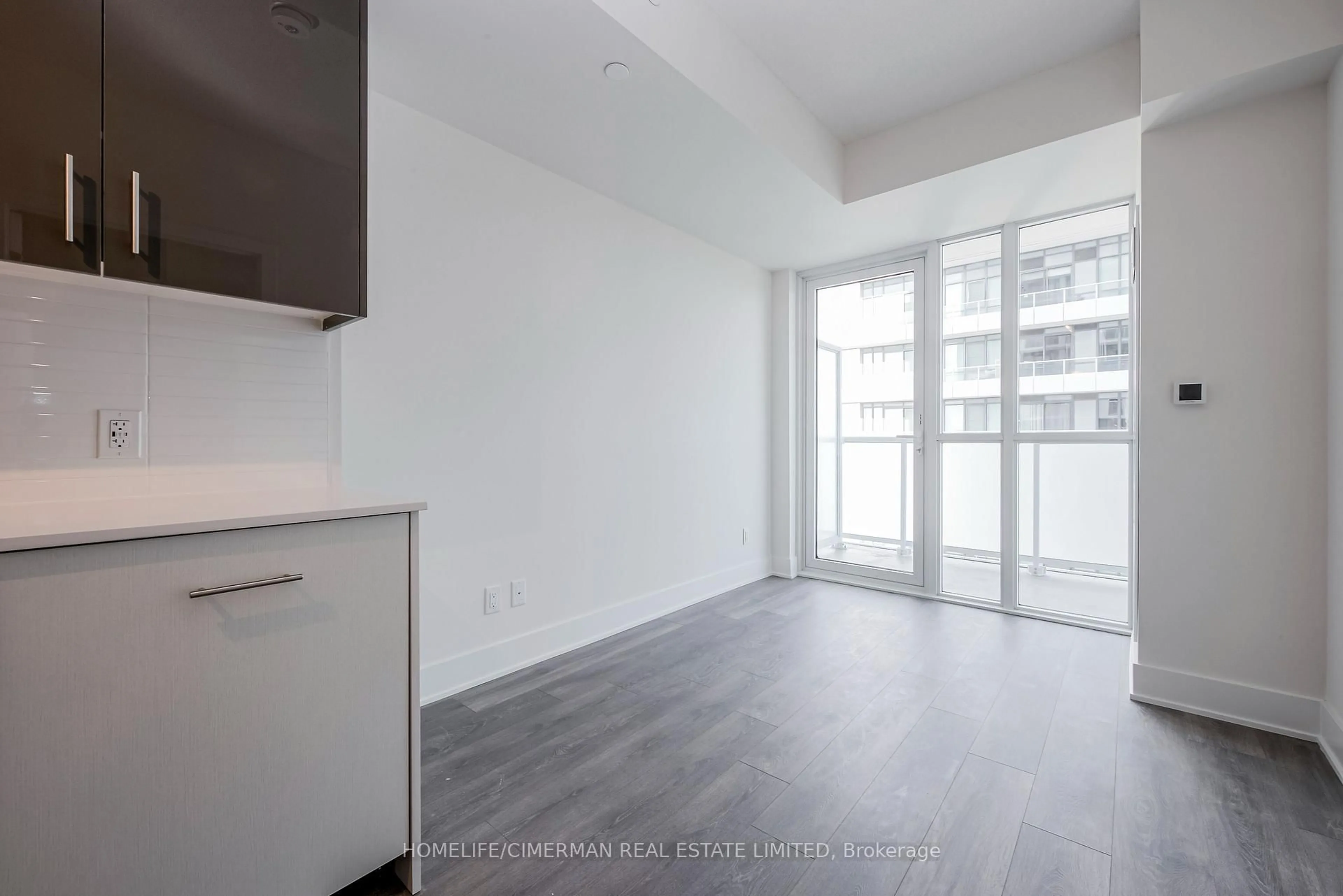 A pic of a room for 188 Fairview Mall Dr #1816, Toronto Ontario M2J 0H7