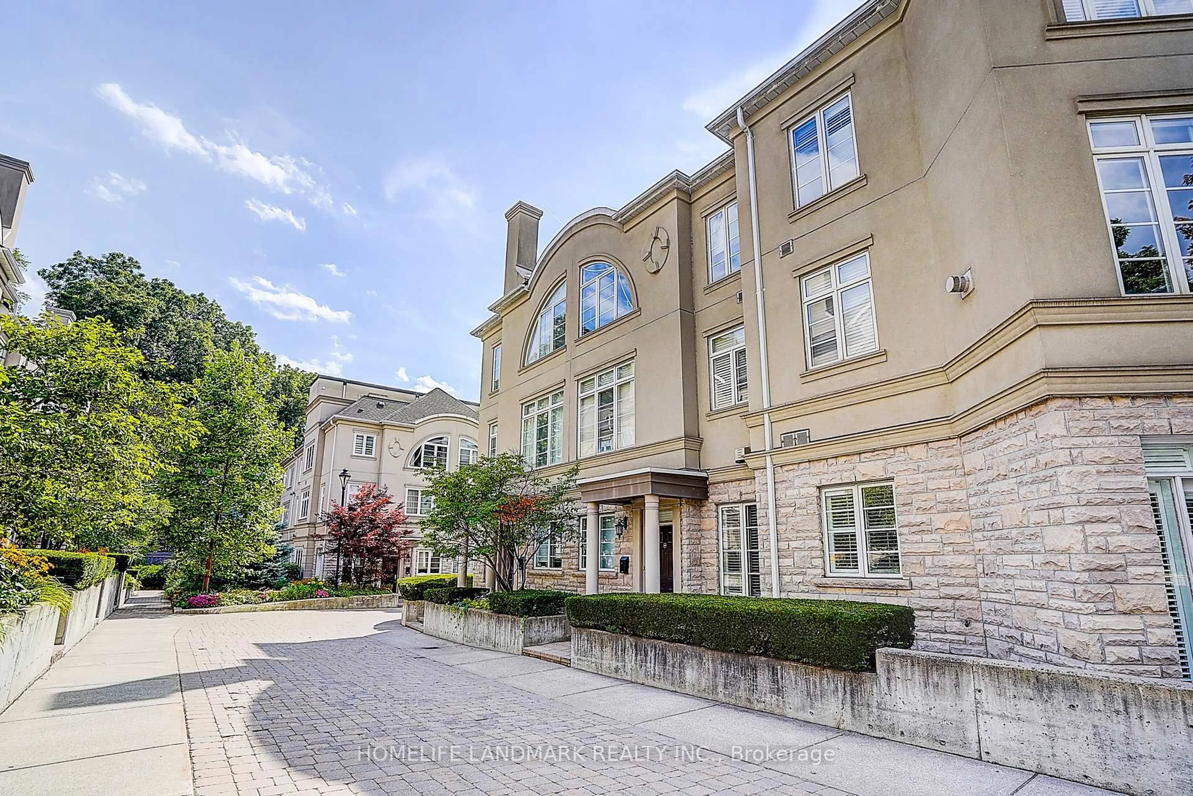 Patio, street for 51 York Mills Rd #309, Toronto Ontario M2P 1B6
