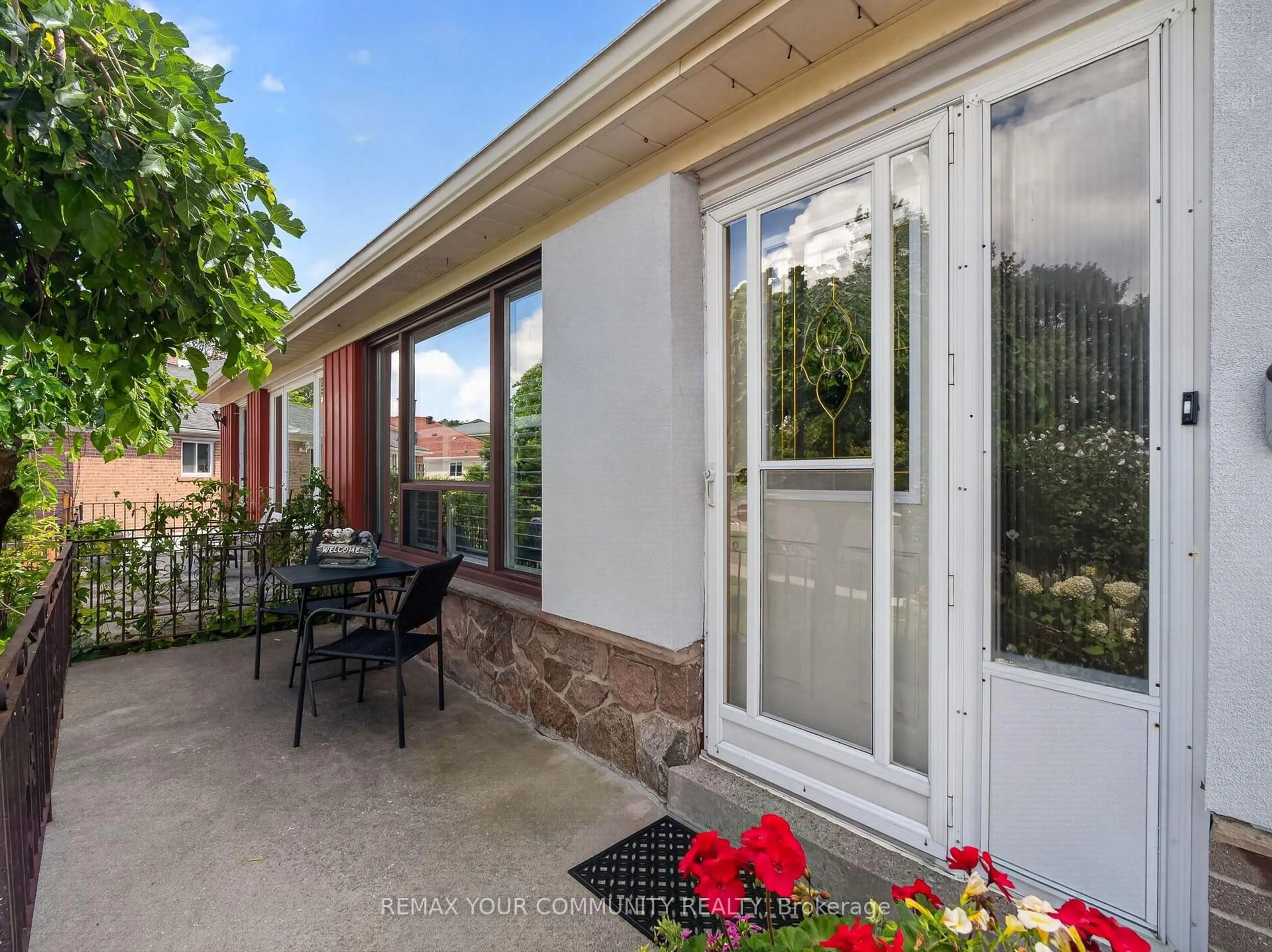Patio, street for 36 Crossbow Cres, Toronto Ontario M2J 3M4