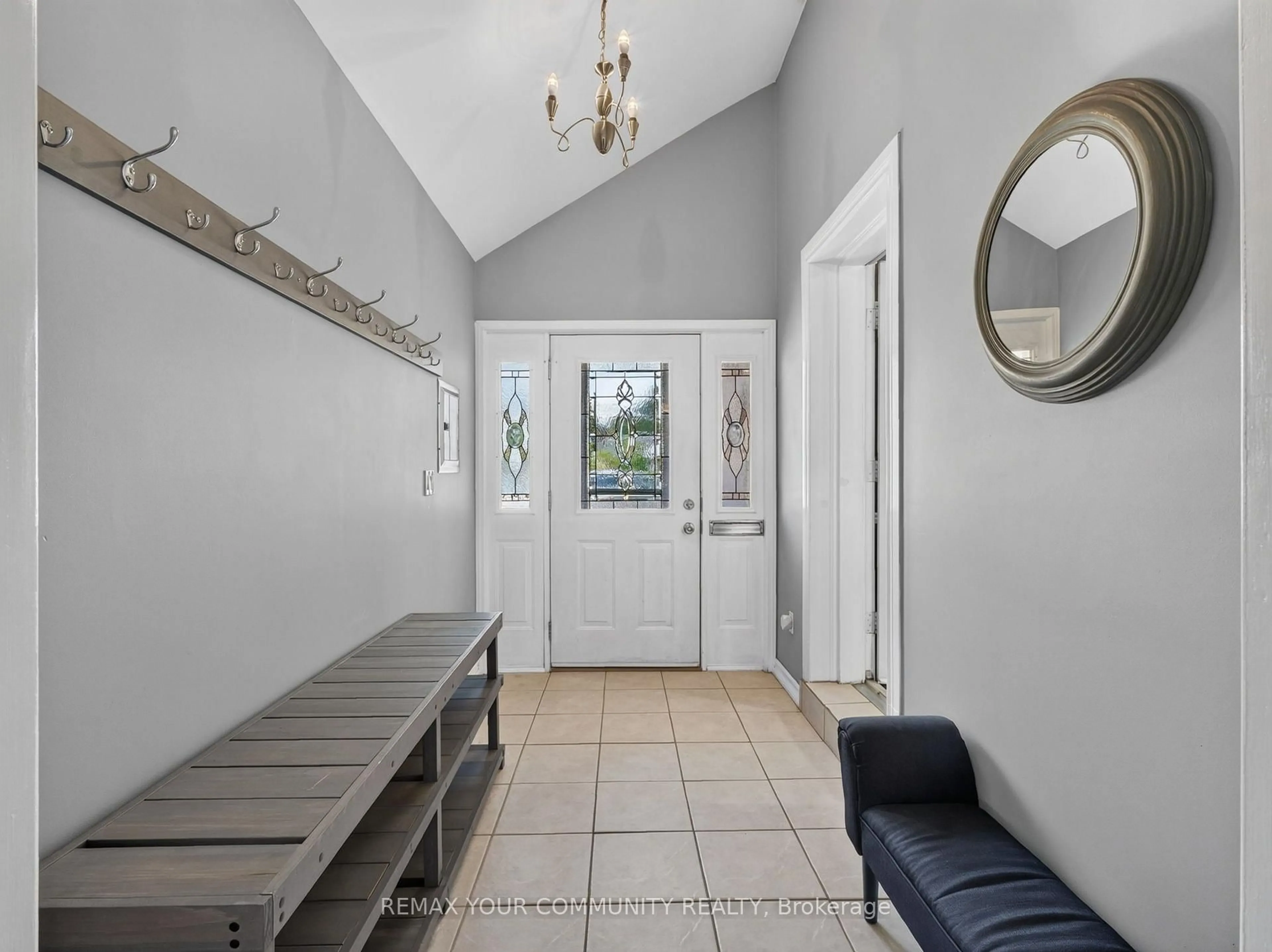 Indoor entryway for 36 Crossbow Cres, Toronto Ontario M2J 3M4