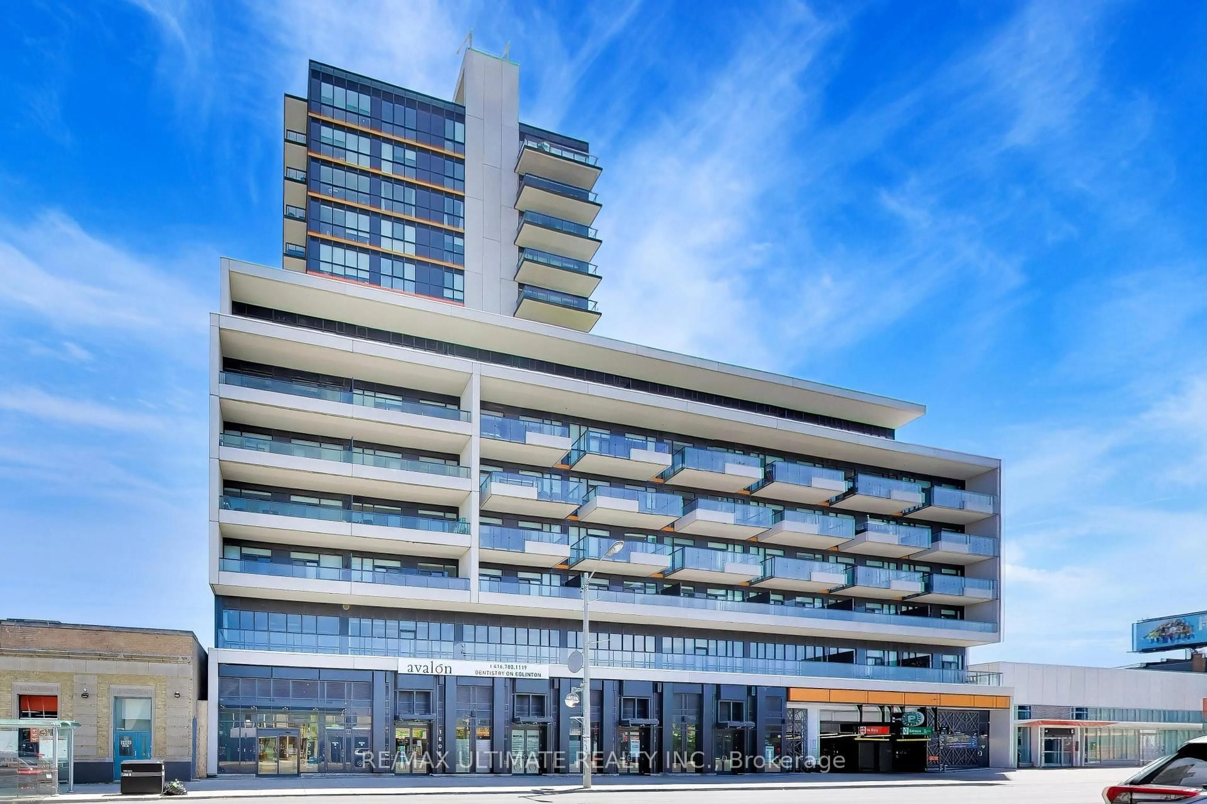 Indoor foyer for 1603 Eglinton Ave #1104, Toronto Ontario M6E 0A1