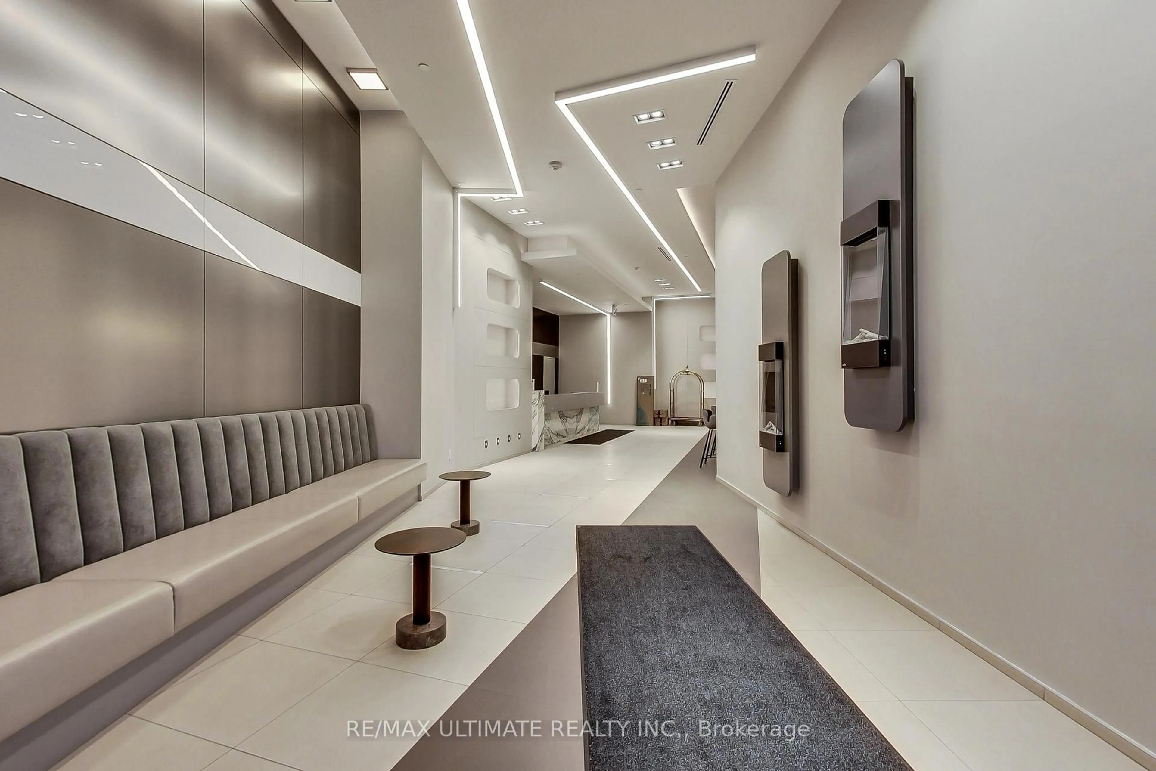 Indoor foyer for 1603 Eglinton Ave #1104, Toronto Ontario M6E 0A1