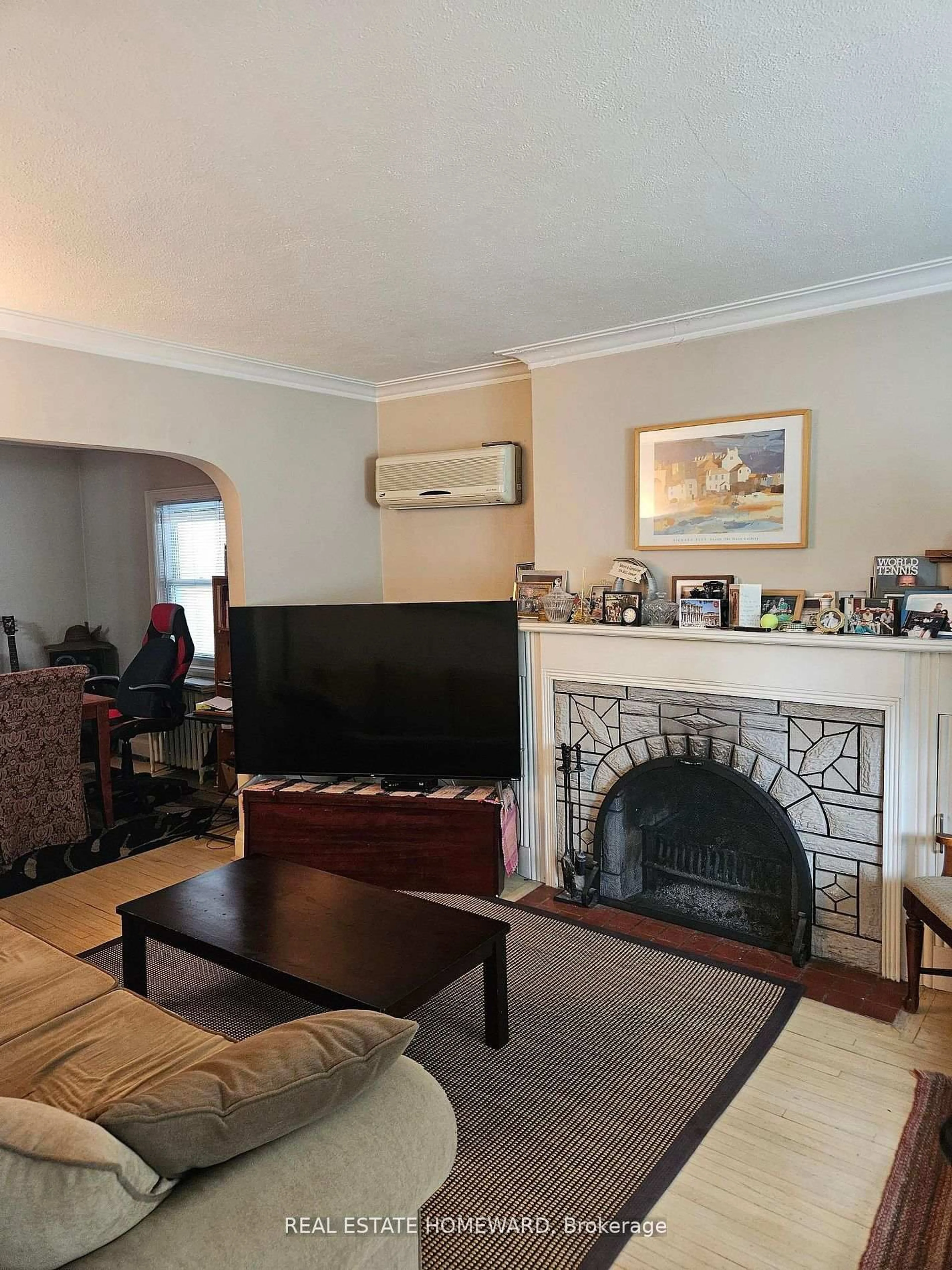 Living room with furniture, unknown for 28 Glen Echo Rd, Toronto Ontario M4N 2E1