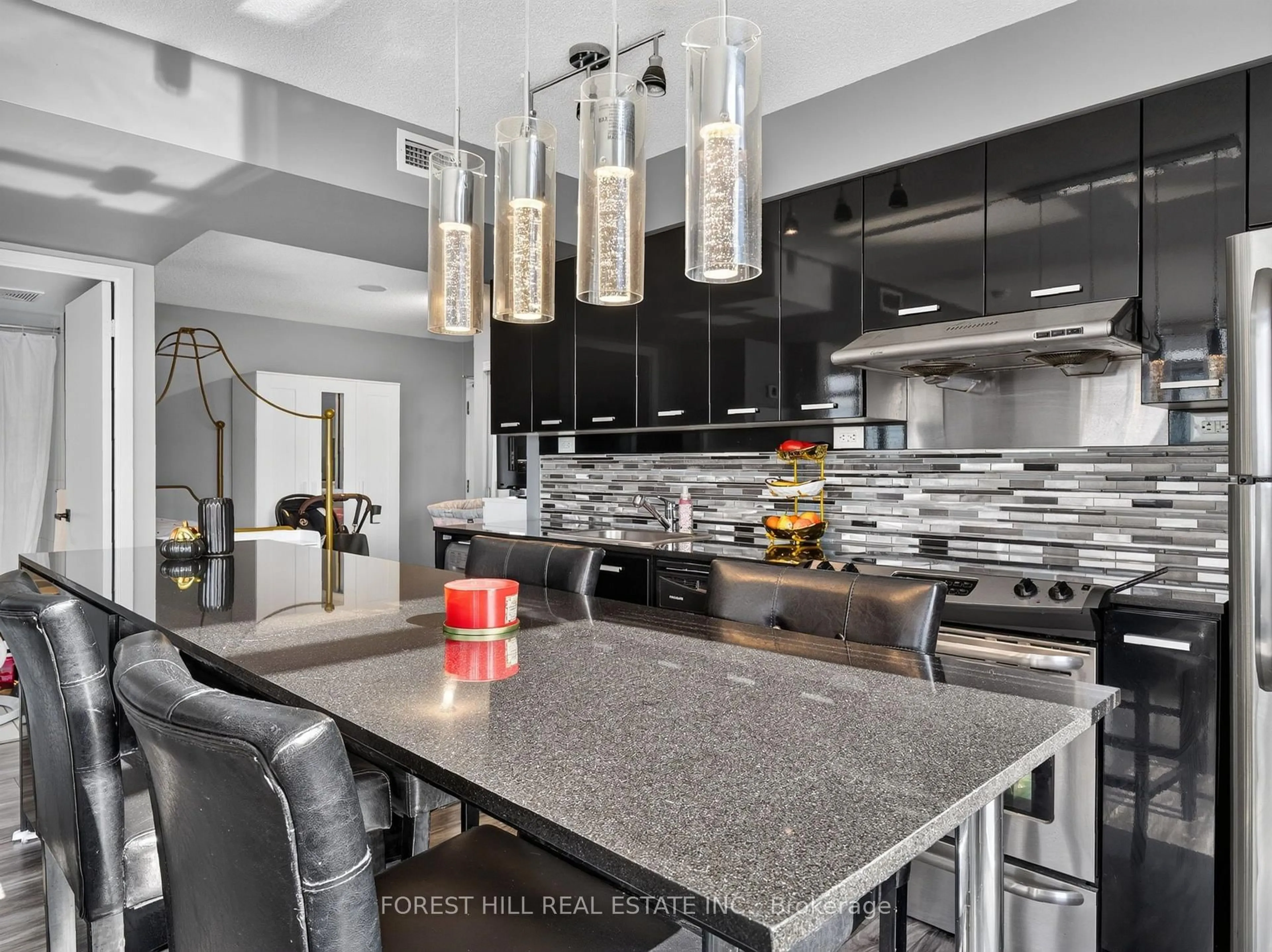 Contemporary kitchen, ceramic/tile floor for 19 Singer Crt #1817, Toronto Ontario M2K 0B2