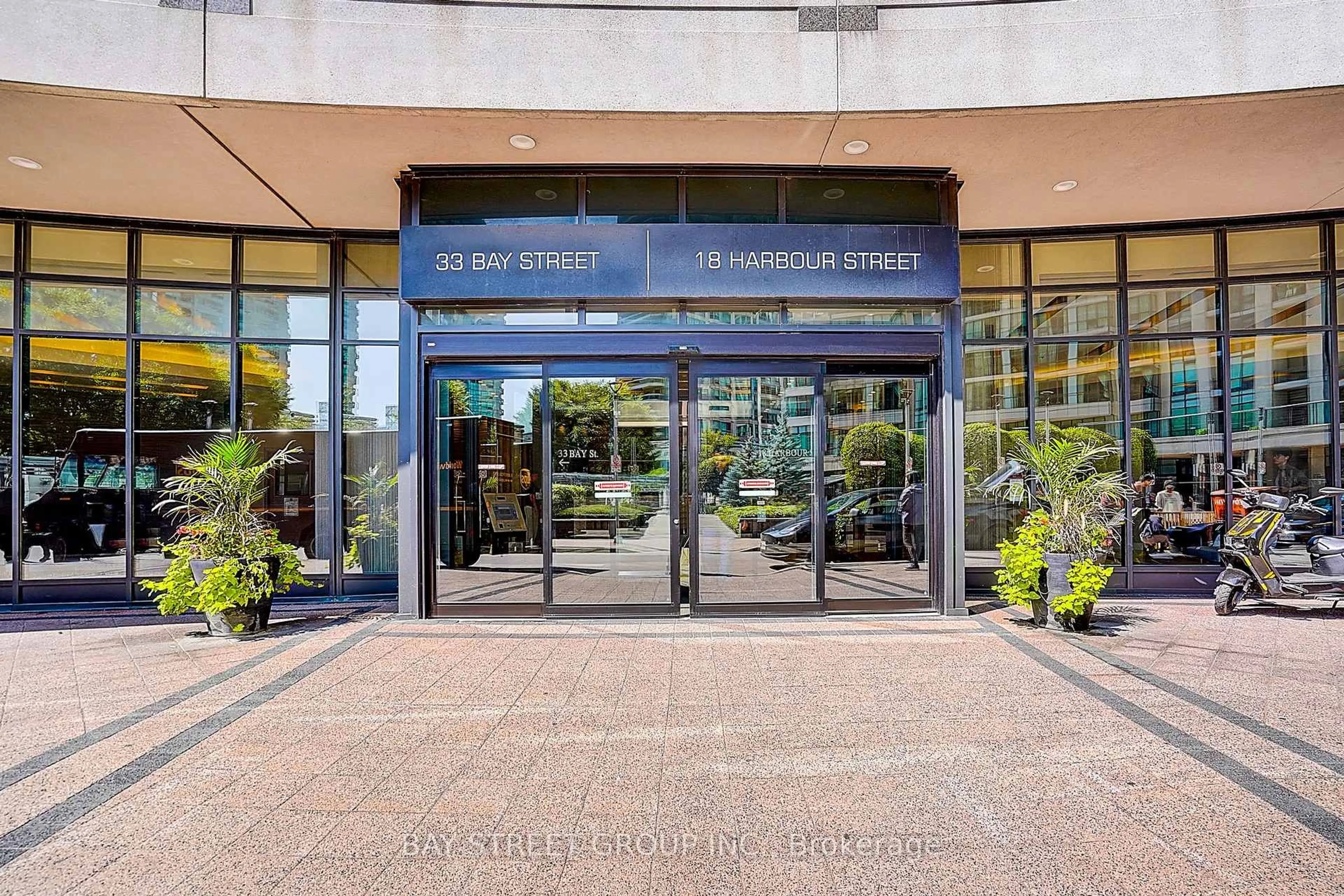 Indoor foyer for 33 Bay St #3310, Toronto Ontario M5J 2Z3