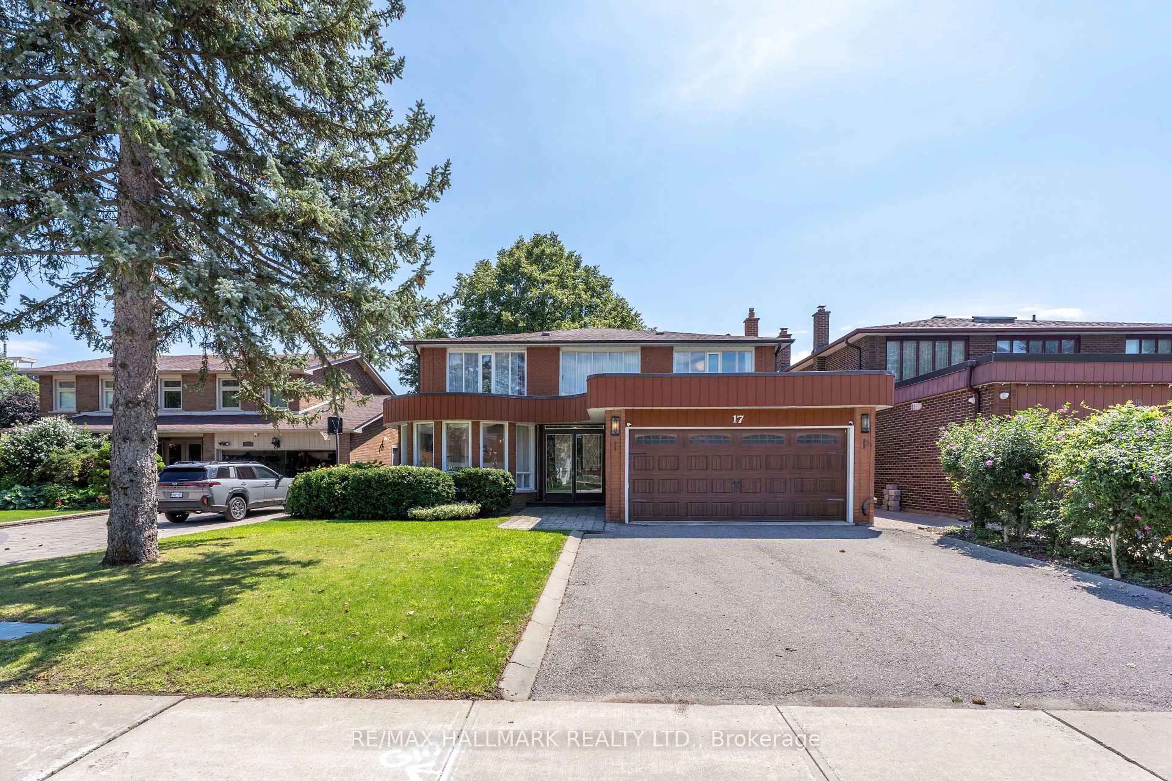 Home with brick exterior material, street for 17 Twin Circle Crt, Toronto Ontario M2R 3L3