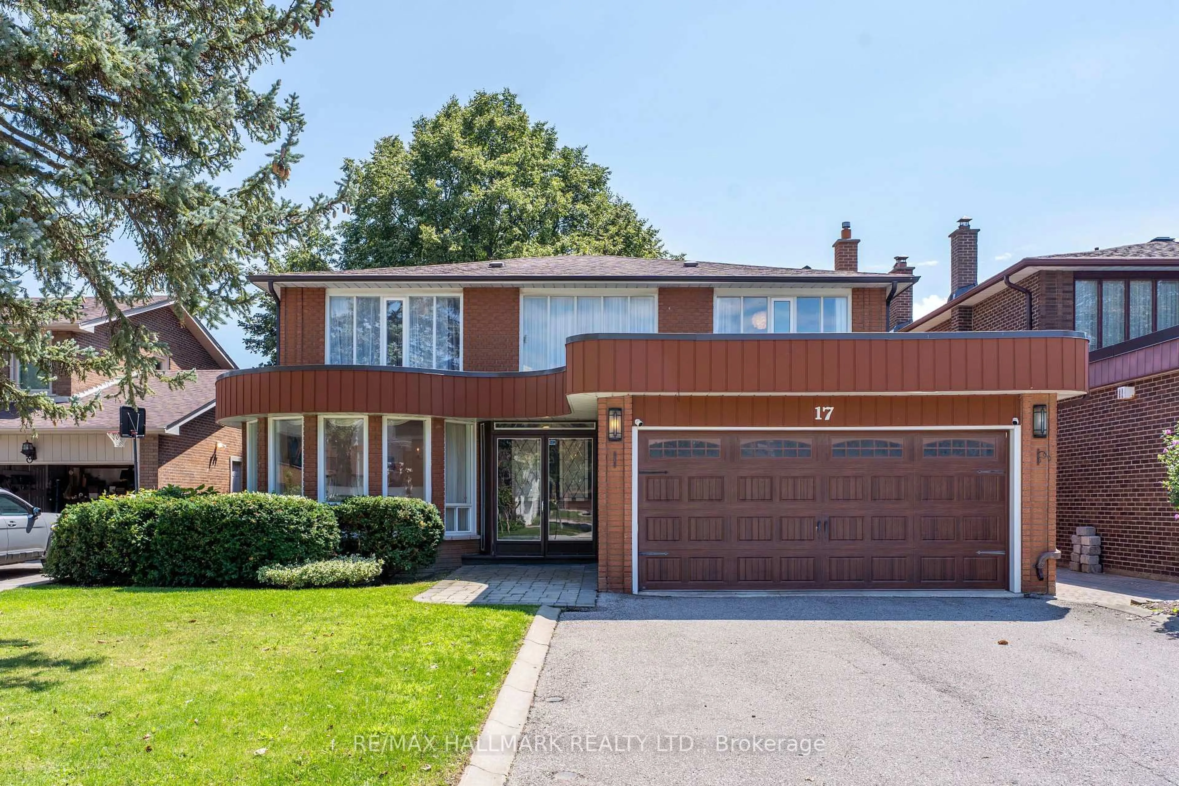 Home with brick exterior material, street for 17 Twin Circle Crt, Toronto Ontario M2R 3L3