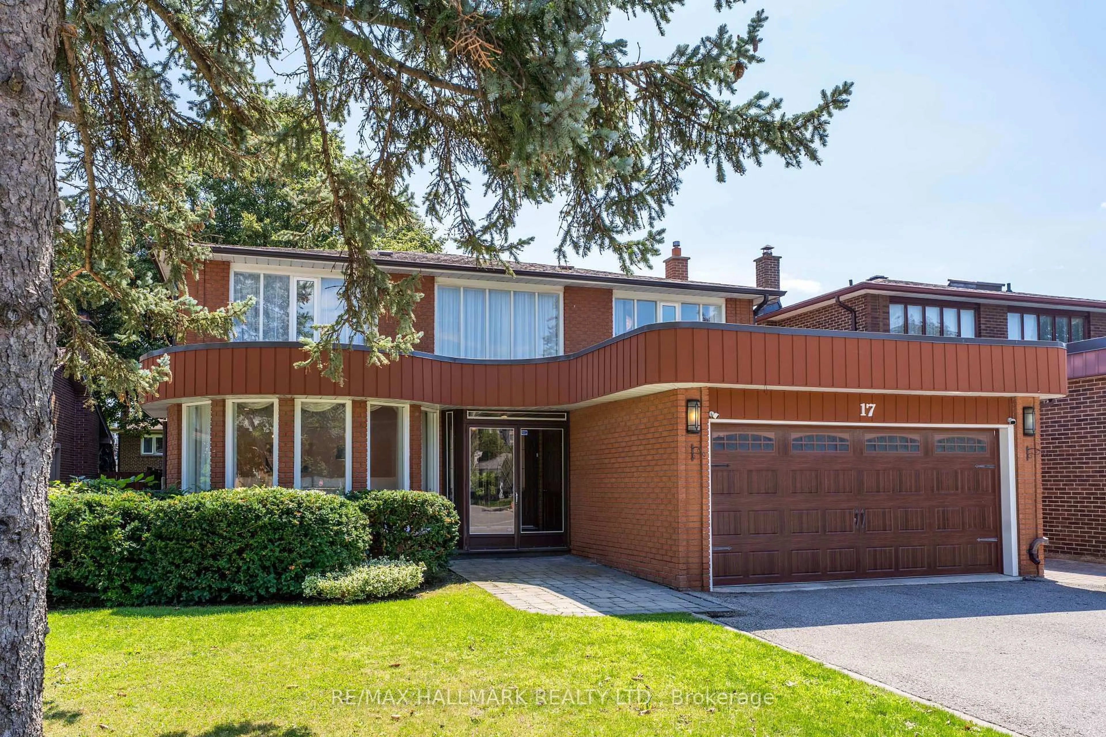 Home with brick exterior material, street for 17 Twin Circle Crt, Toronto Ontario M2R 3L3