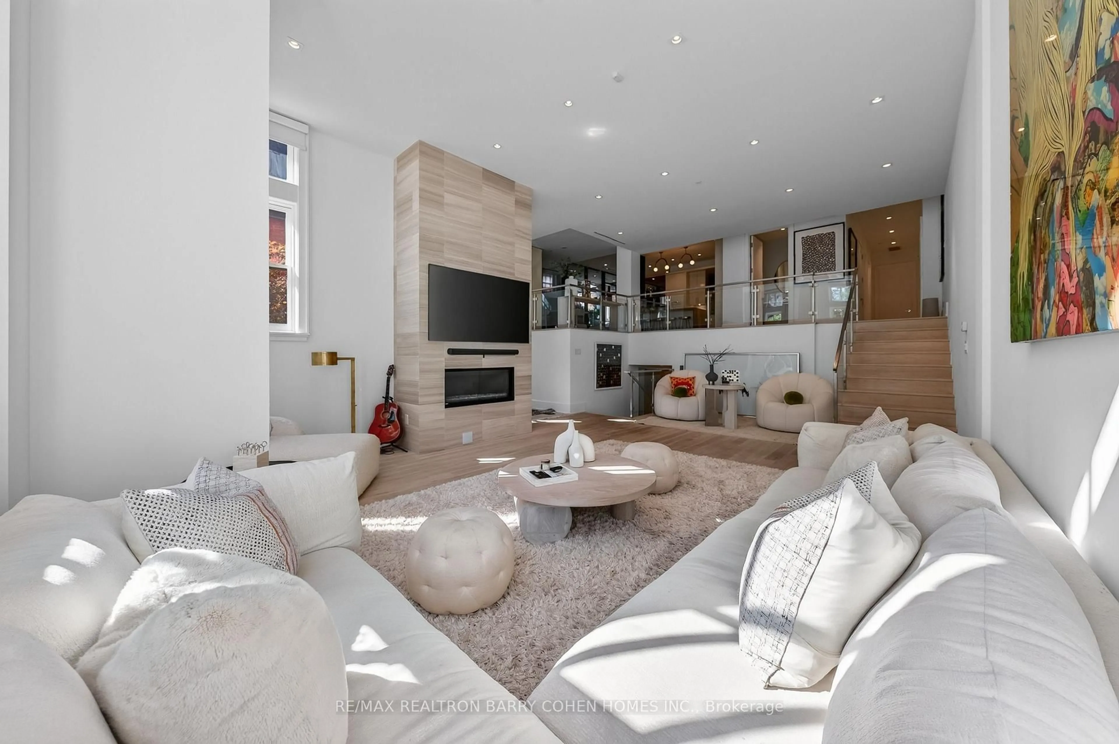 Living room with furniture, unknown for 36 Hazelton Ave #2A, Toronto Ontario M5R 2E2