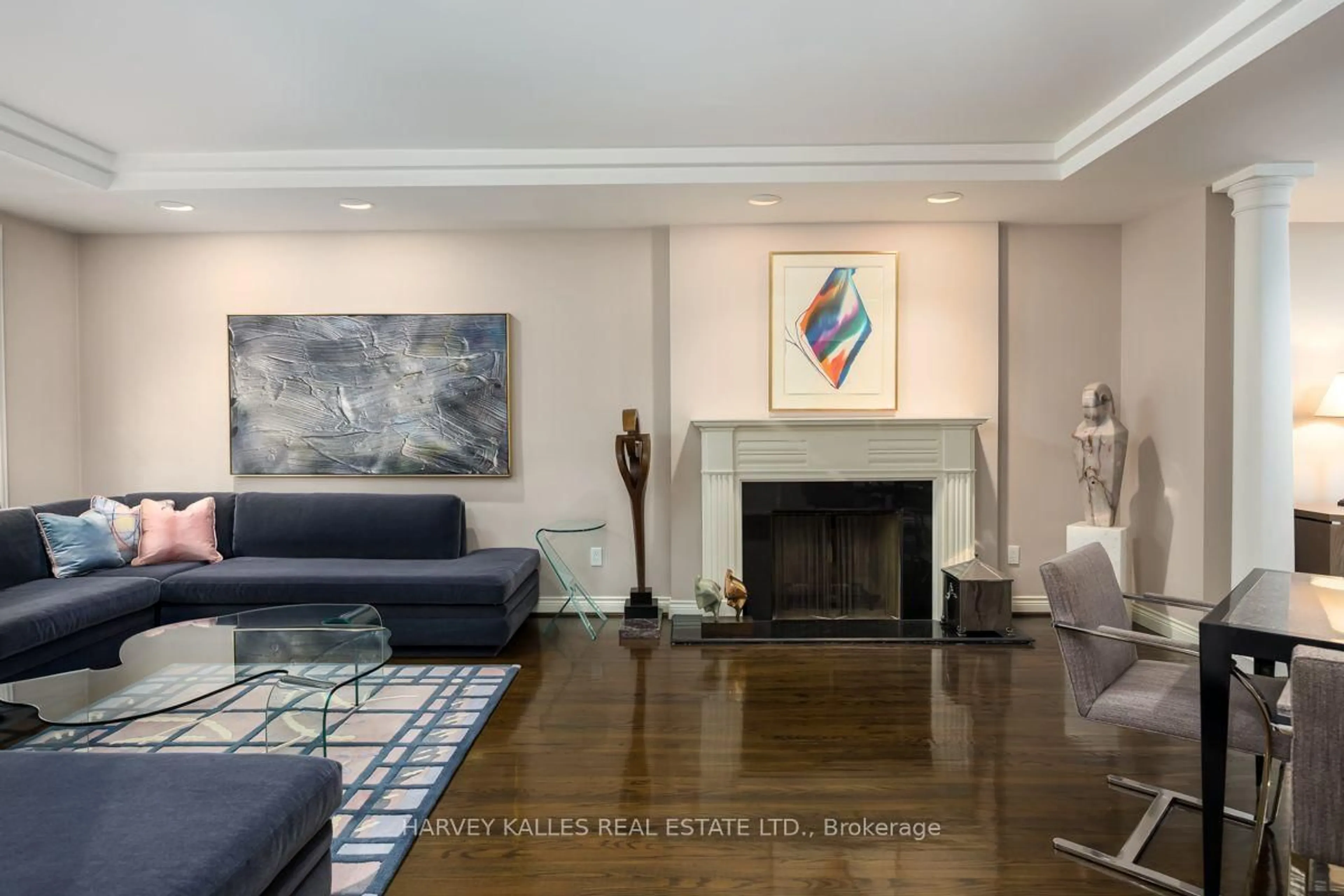Living room with furniture, unknown for 22 Bamboo Grve, Toronto Ontario M3B 2C5