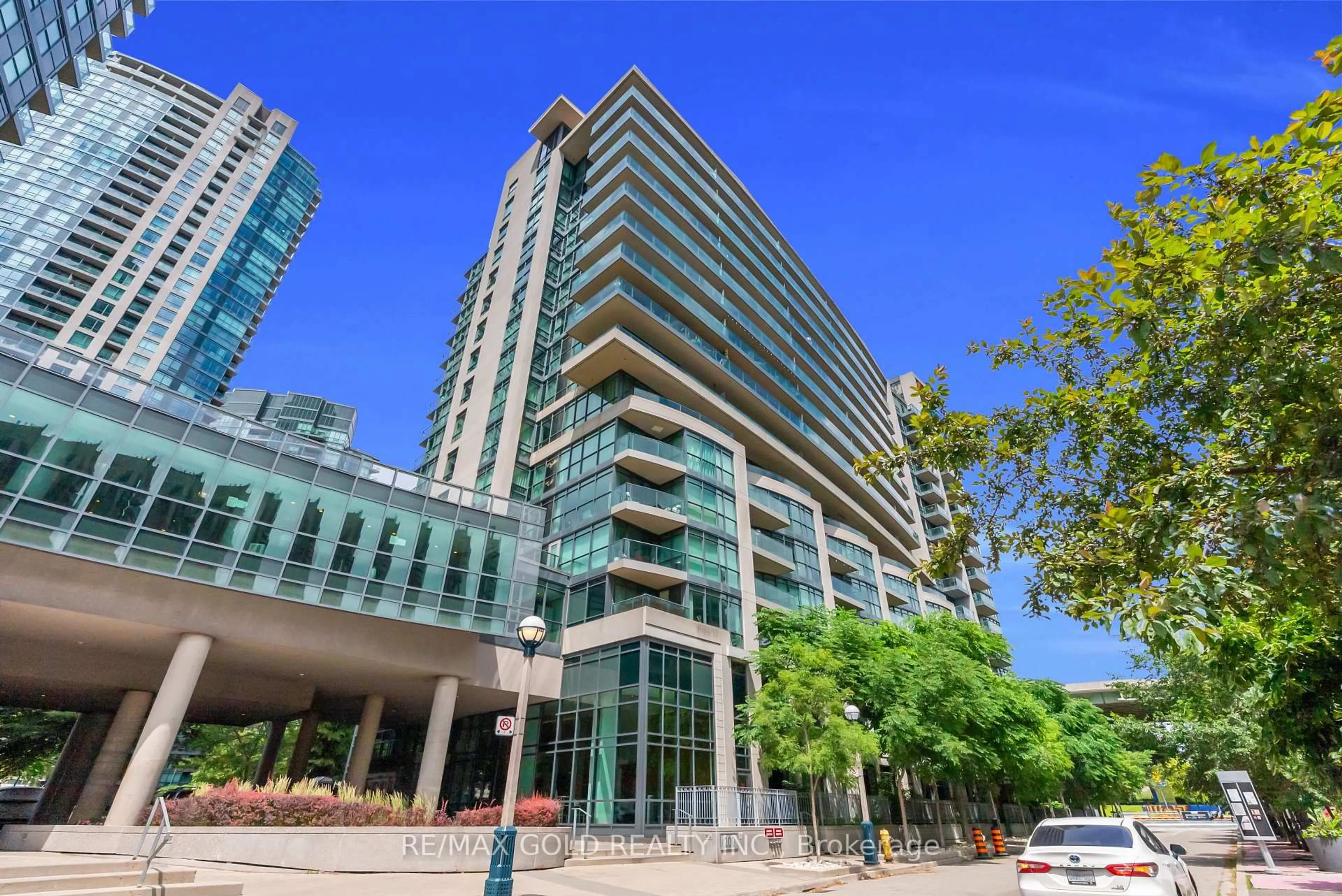 Indoor foyer for 209 Fort York Blvd #1357, Toronto Ontario M5V 4A1