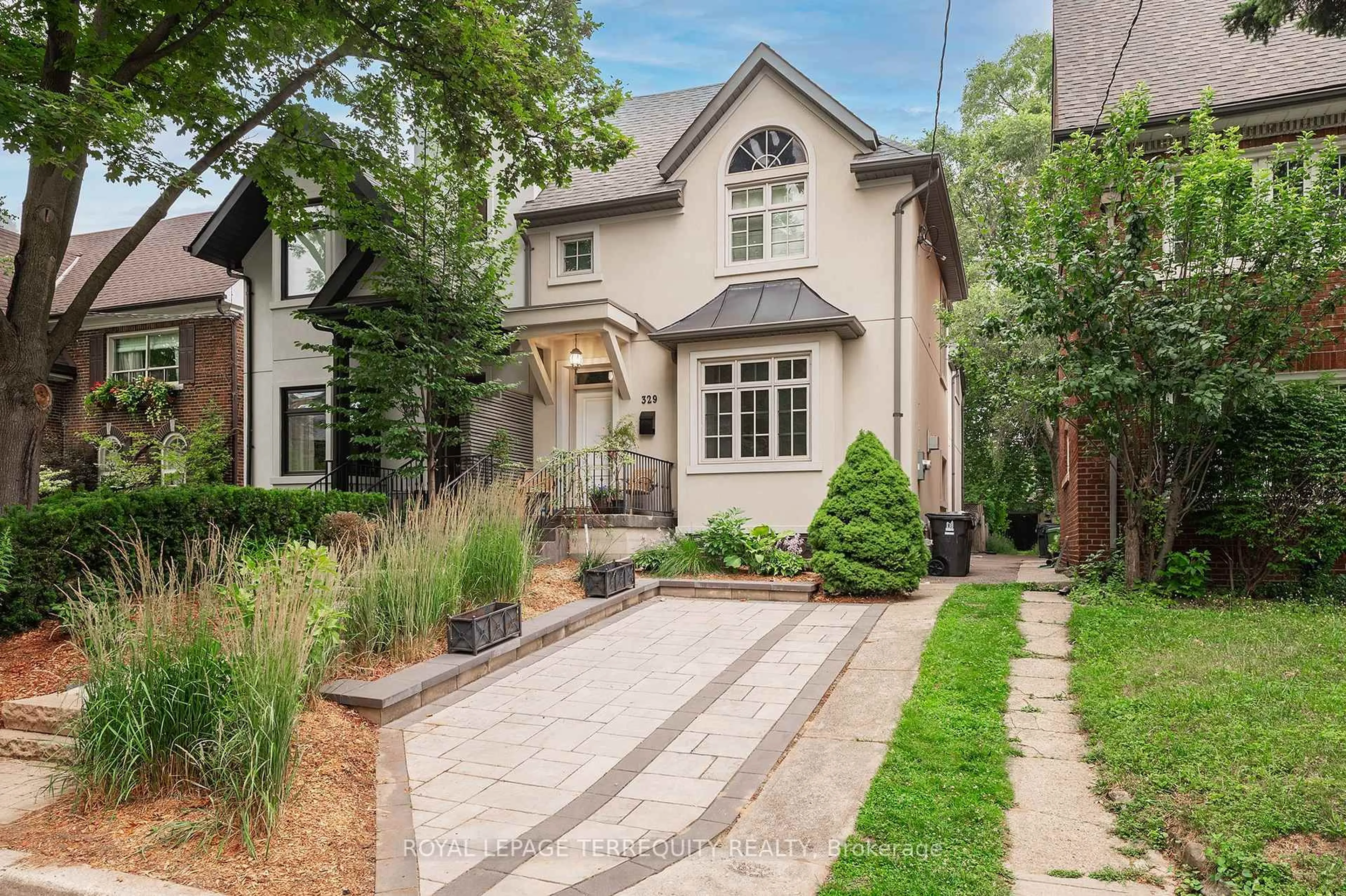 Home with brick exterior material, street for 329 Walmer Rd, Toronto Ontario M5R 2Y3