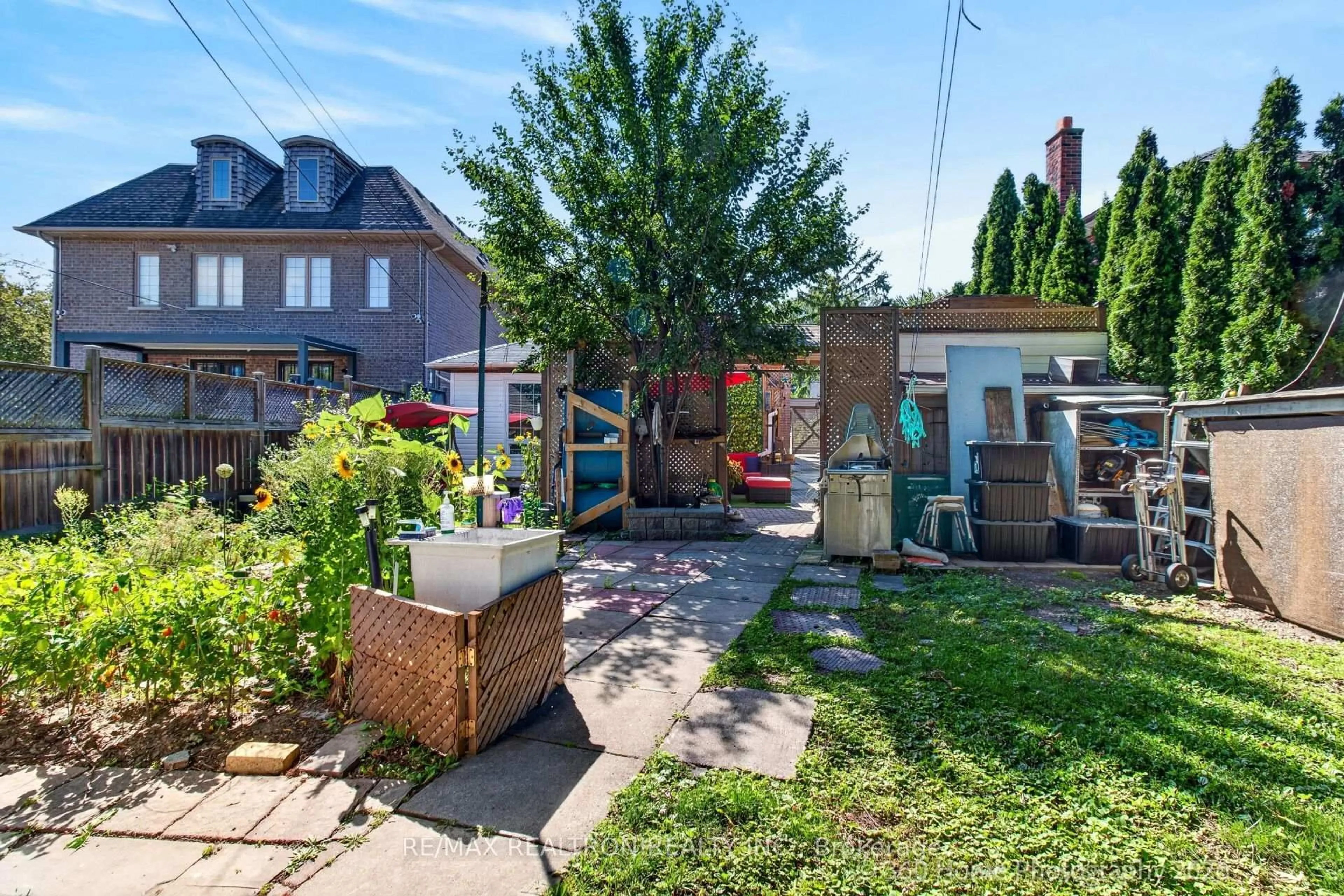 Patio, street for 84 Ranee Ave, Toronto Ontario M6A 1N2