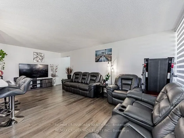 20 Sunrise Ave #111, Toronto 5