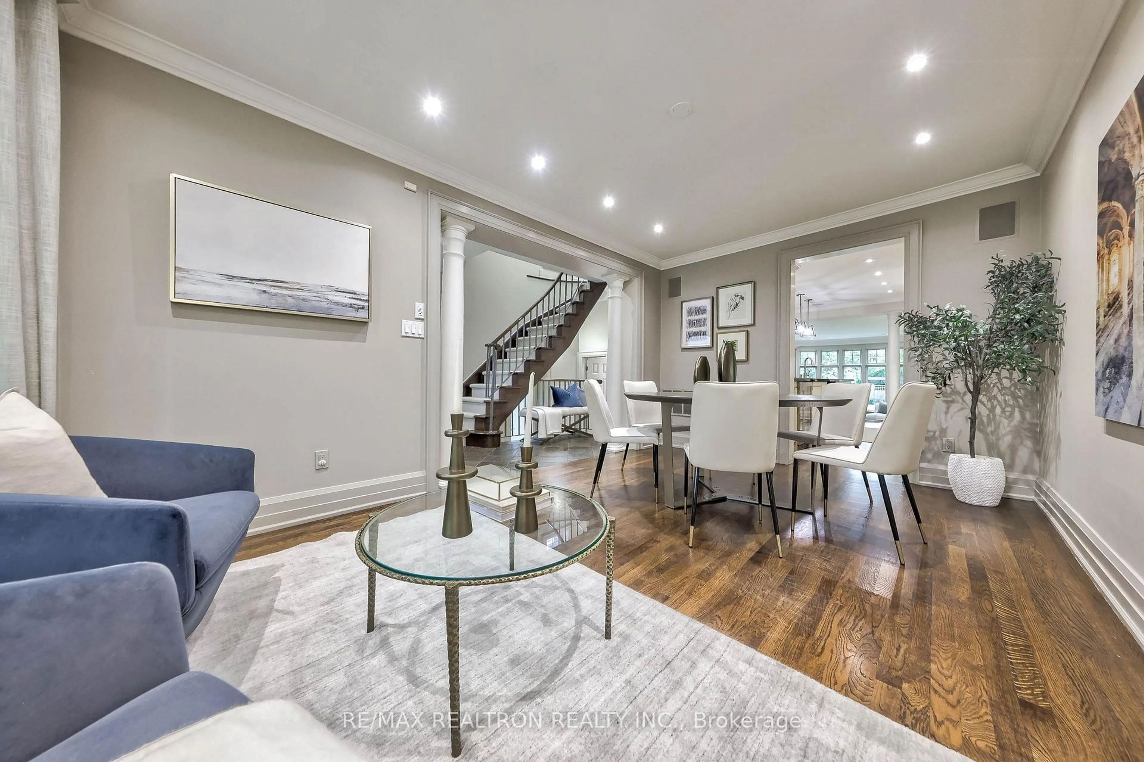Living room with furniture, unknown for 43 Joicey Blvd, Toronto Ontario M5M 2S8